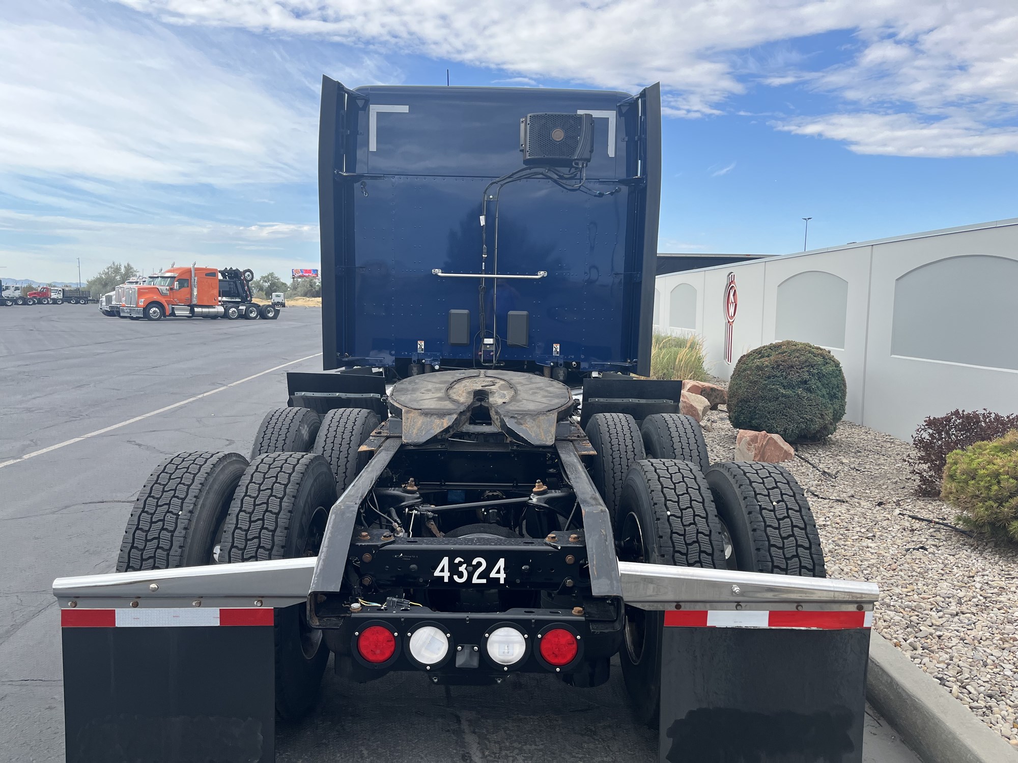 2021 Kenworth T680 - image 6 of 6