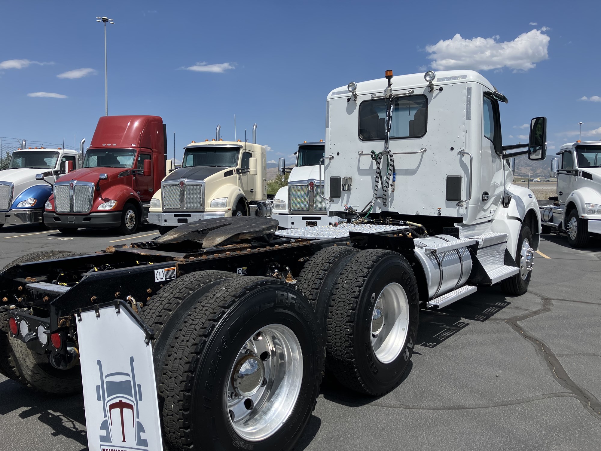 2021 Kenworth T880 - image 6 of 6