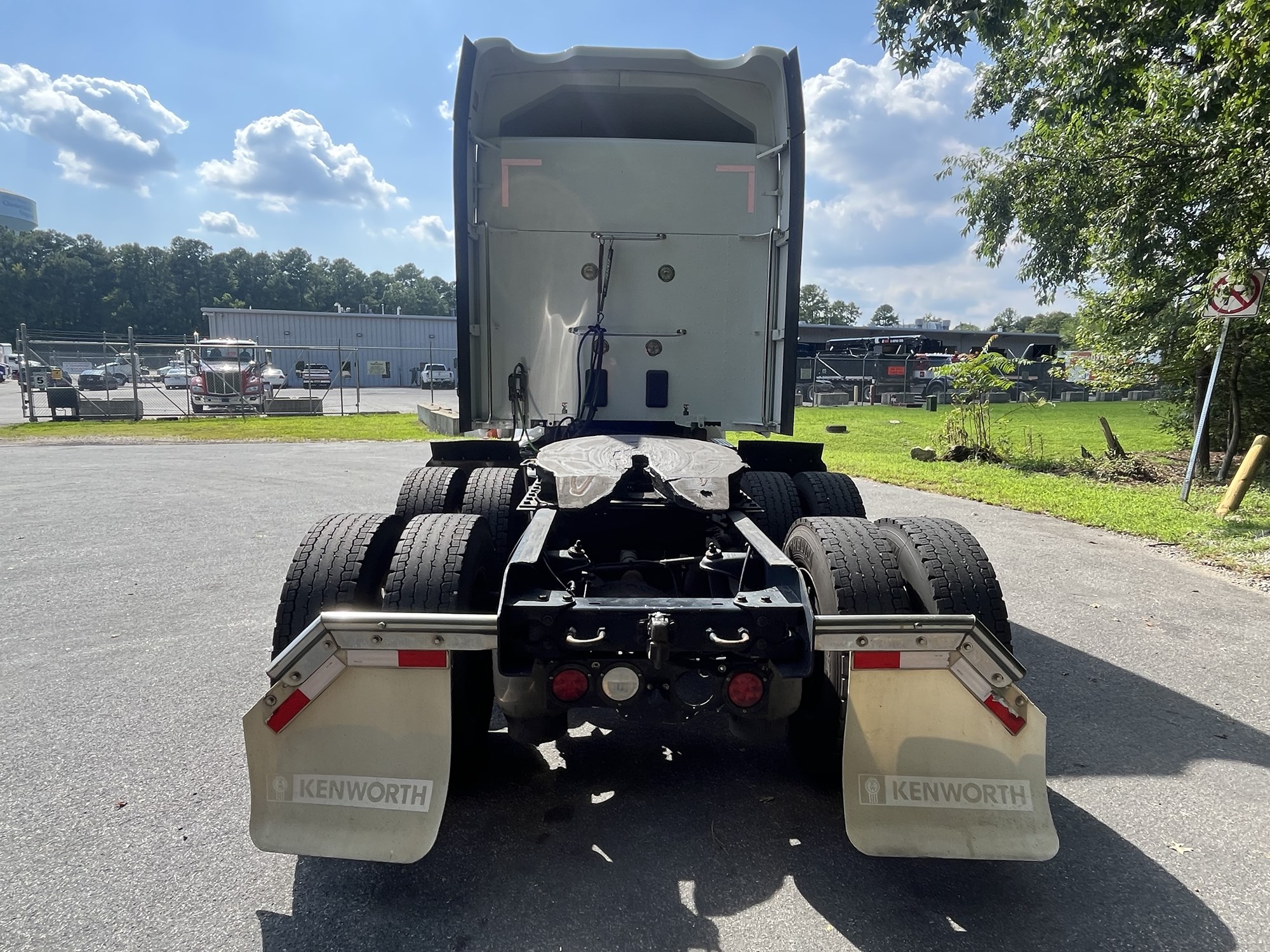 2021 Kenworth T680 - image 5 of 6