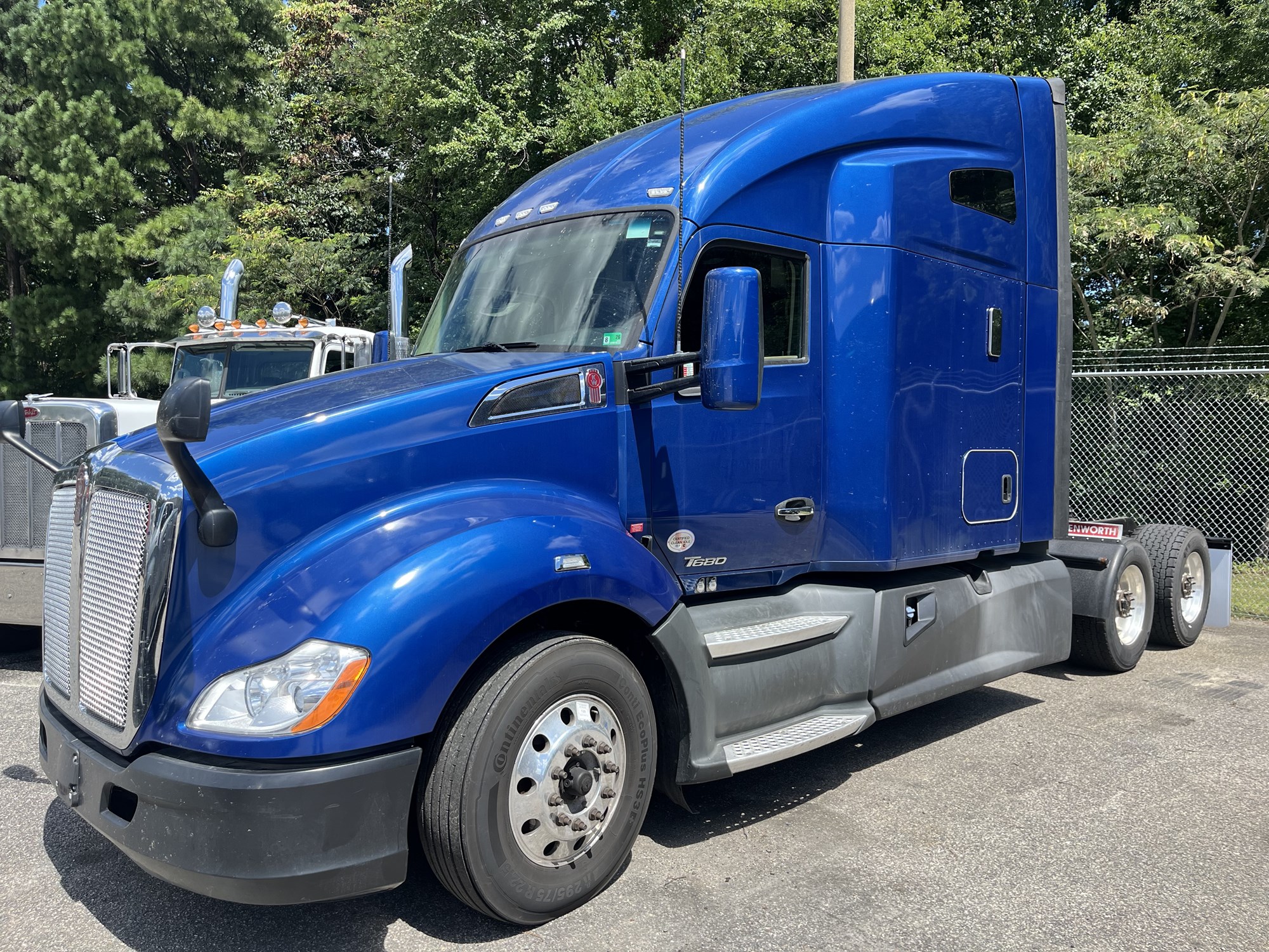 2021 Kenworth T680 - image 1 of 2