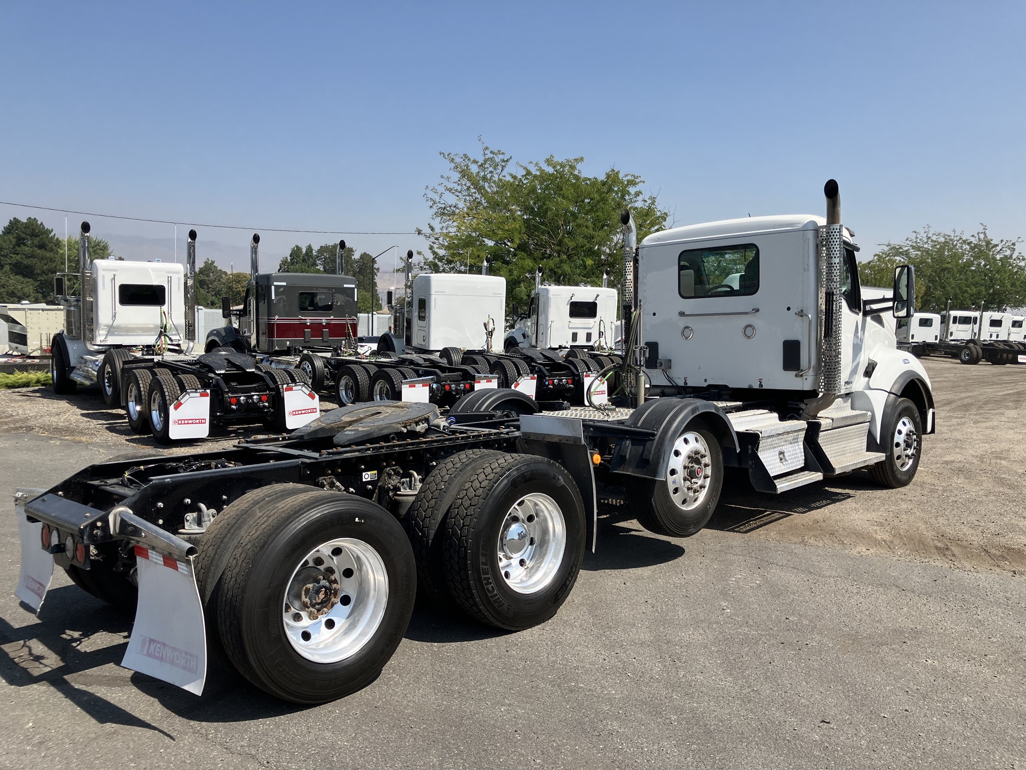 2021 Kenworth T880 - image 5 of 6