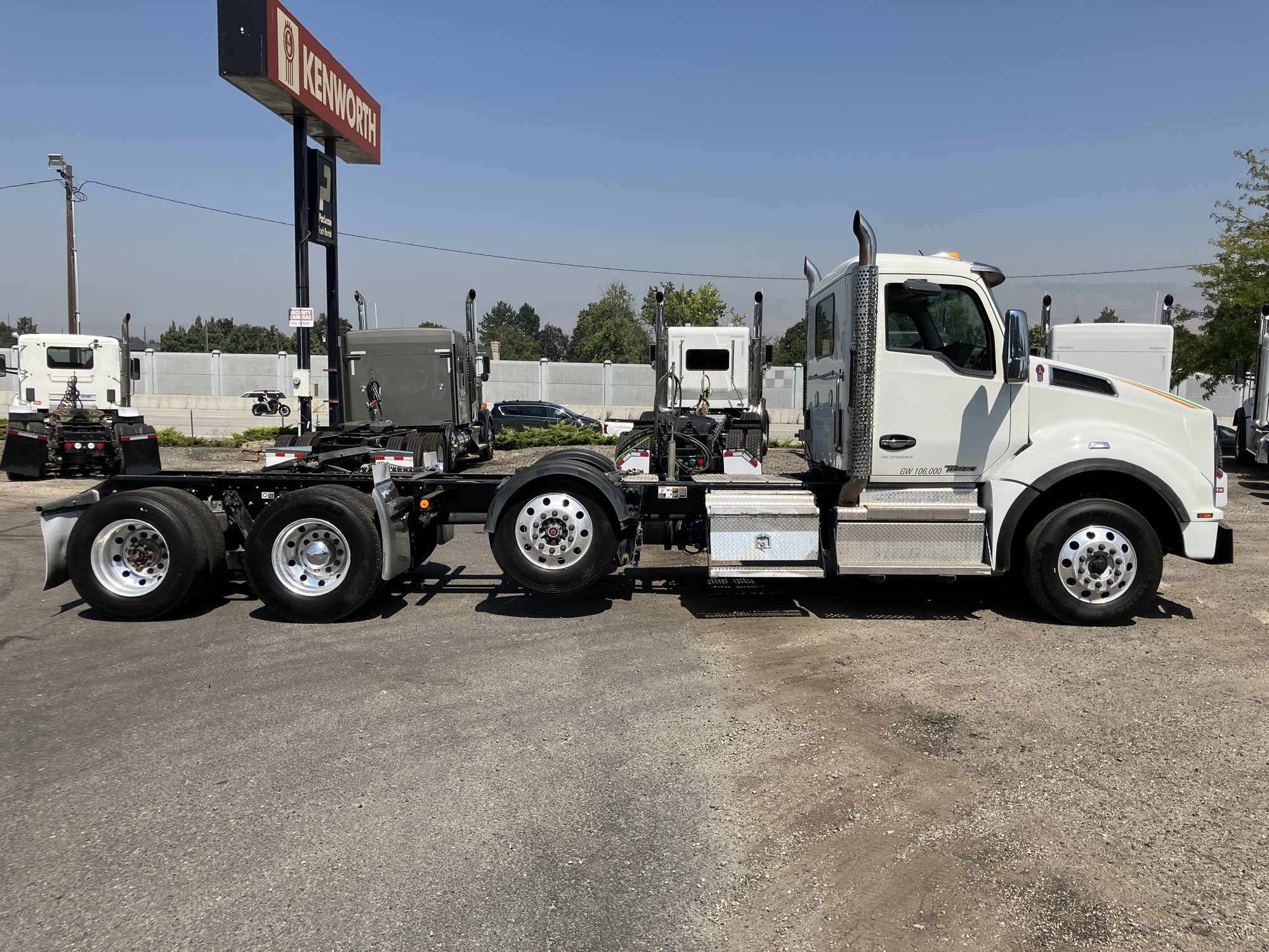 2021 Kenworth T880 - image 6 of 6