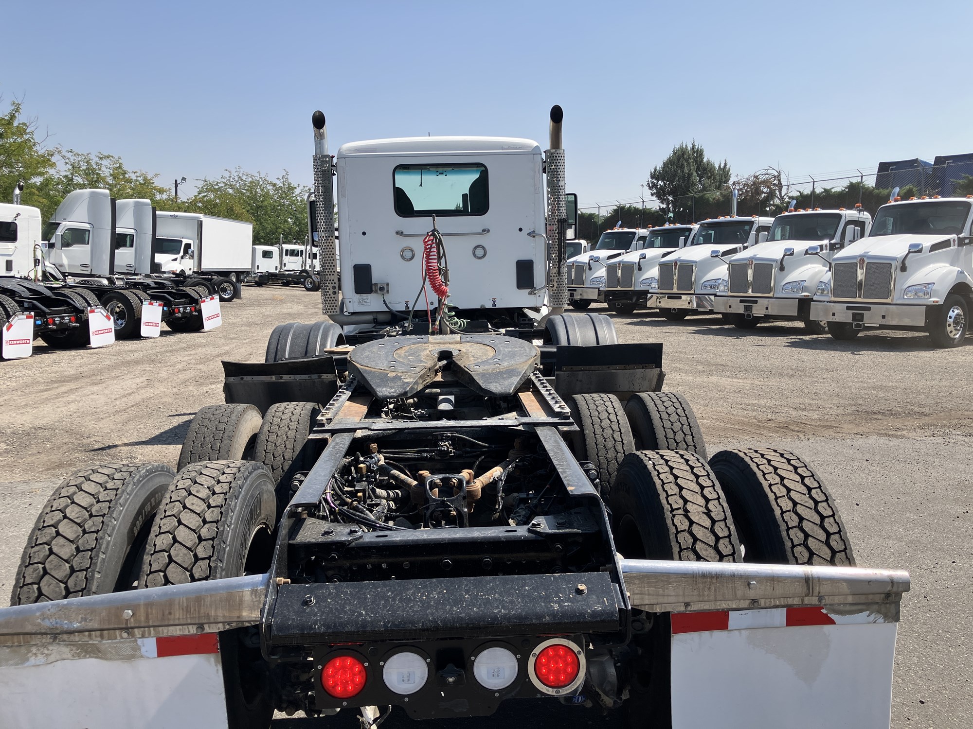 2021 Kenworth T880 - image 4 of 6