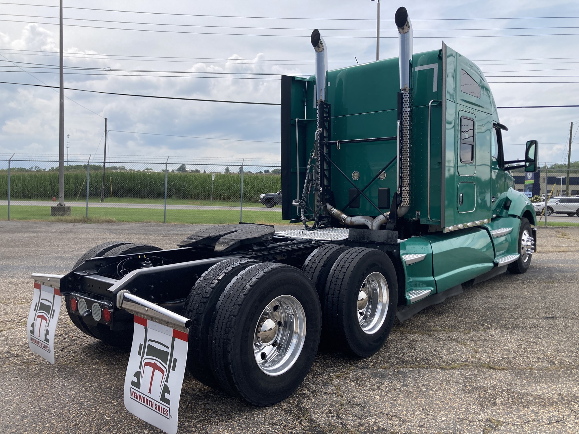 2021 Kenworth T680 2021 Kenworth T680 - image 5 of 6