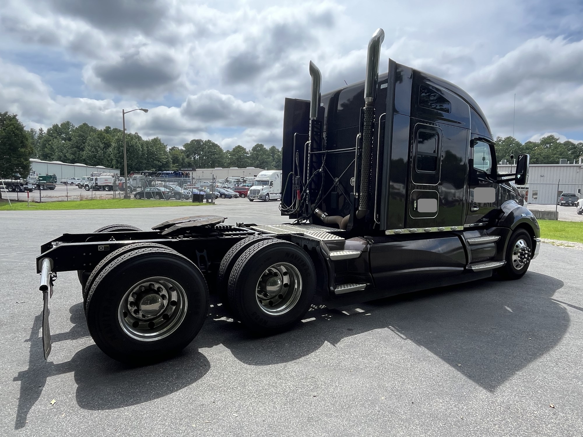 2021 Kenworth T680 - image 5 of 6