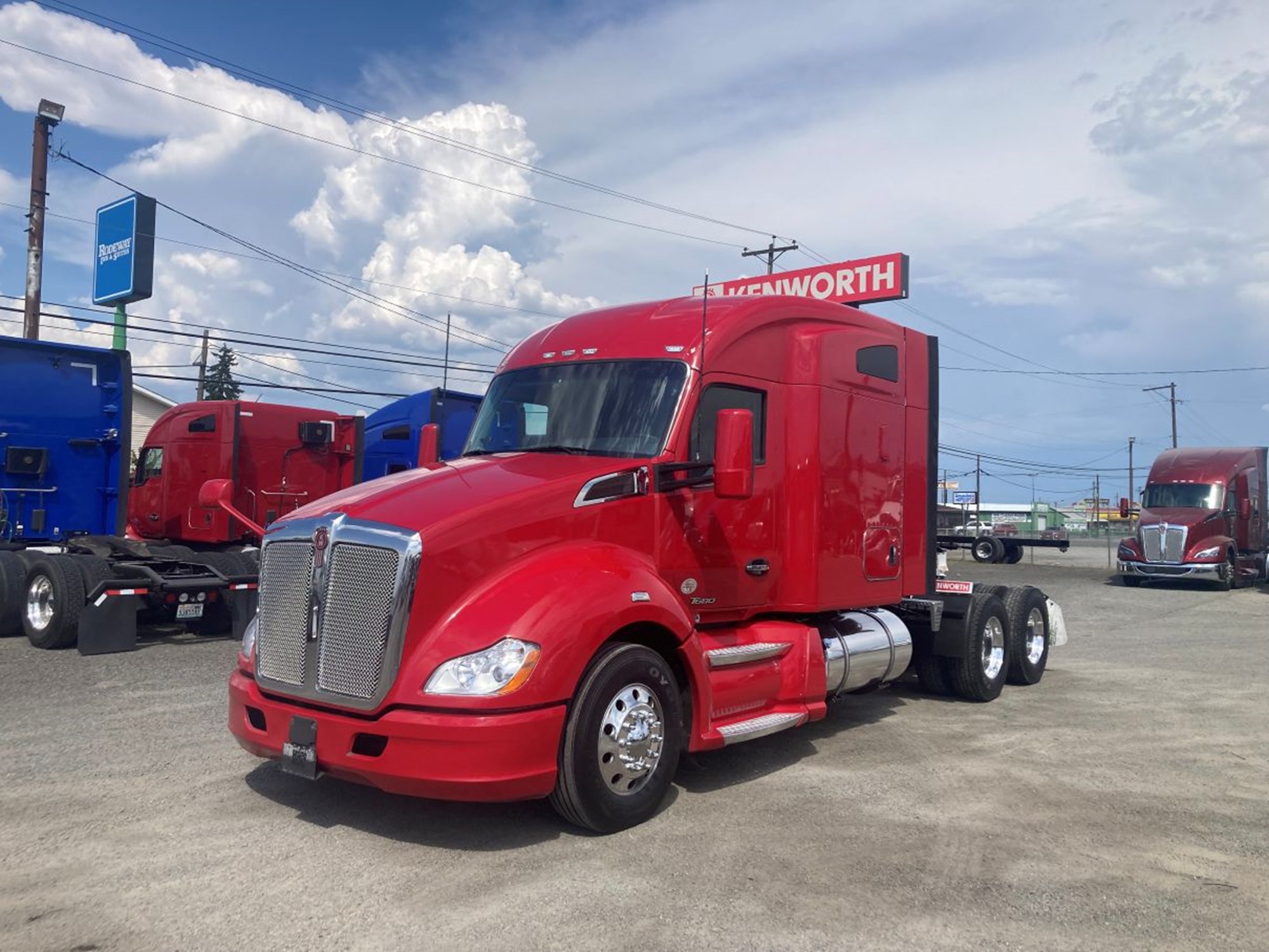2021 Kenworth T680 - image 1 of 6