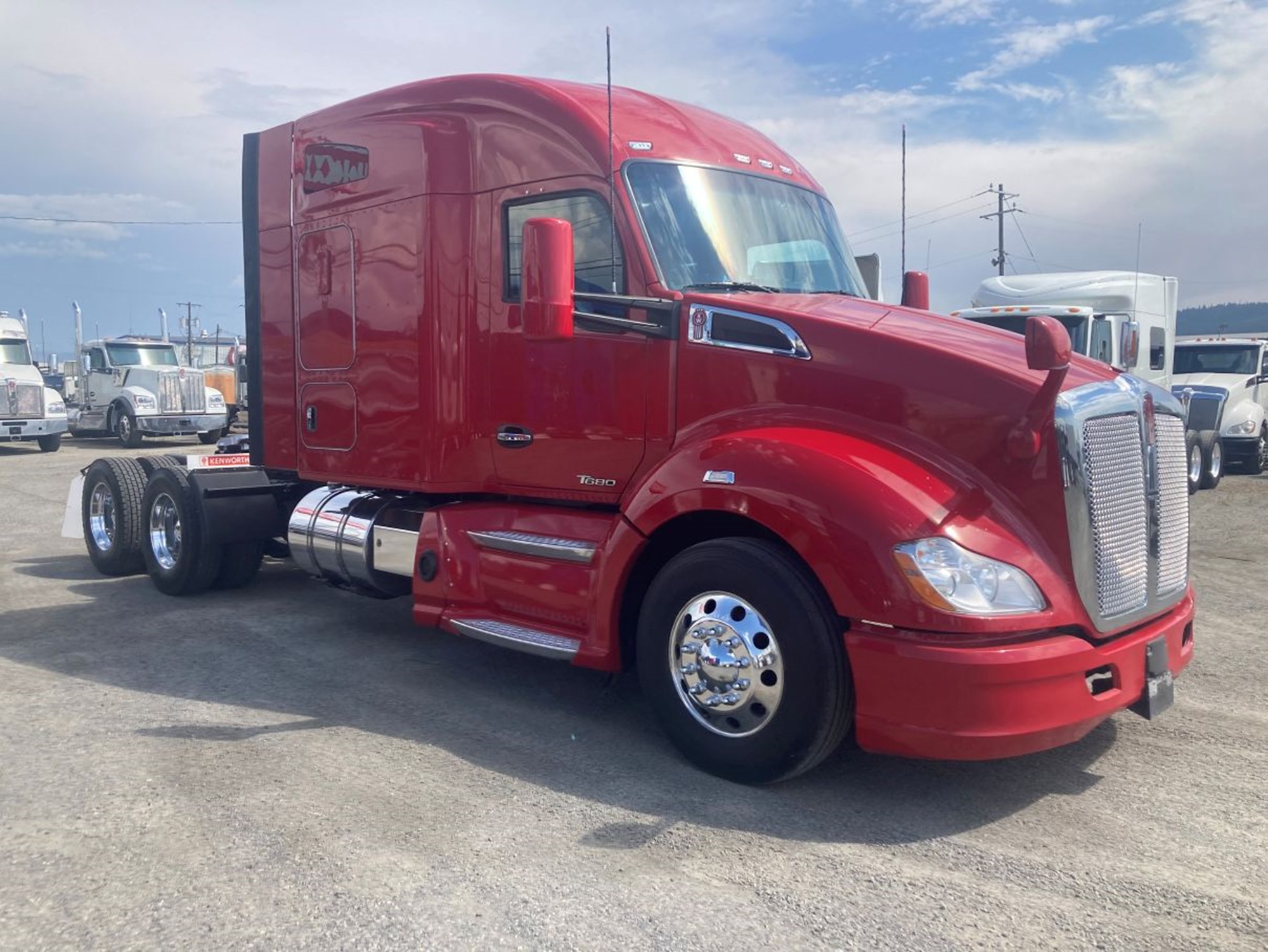 2021 Kenworth T680 - image 2 of 6