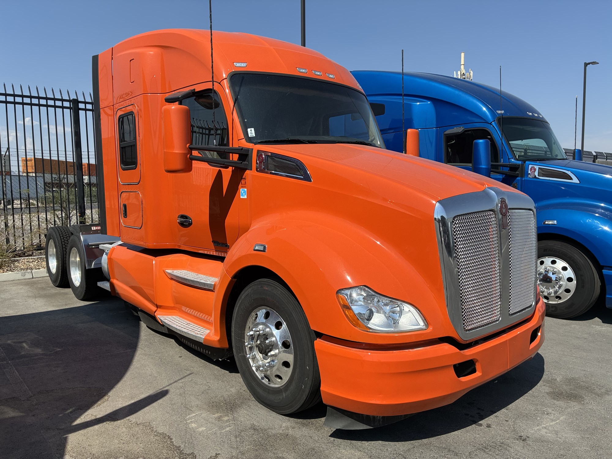 2022 Kenworth T680 - image 1 of 2