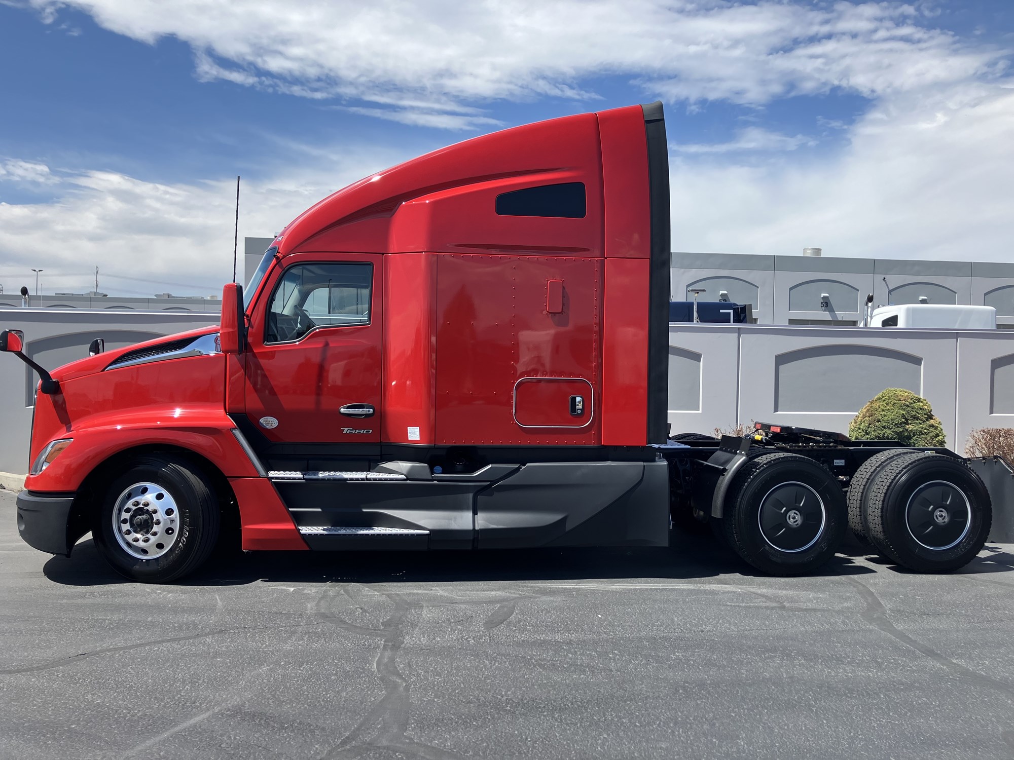 2022 Kenworth T680 Next Gen - image 1 of 6