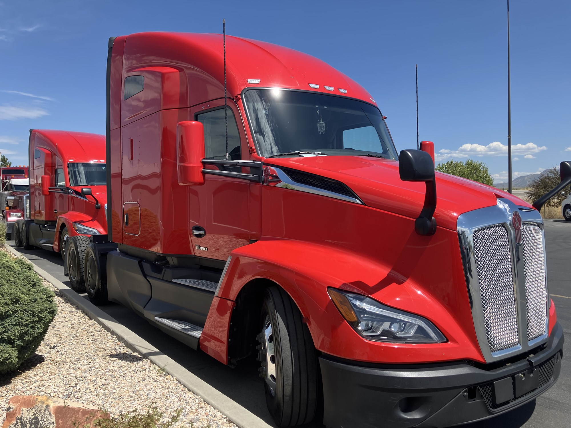 2022 Kenworth T680 Next Gen - image 4 of 6
