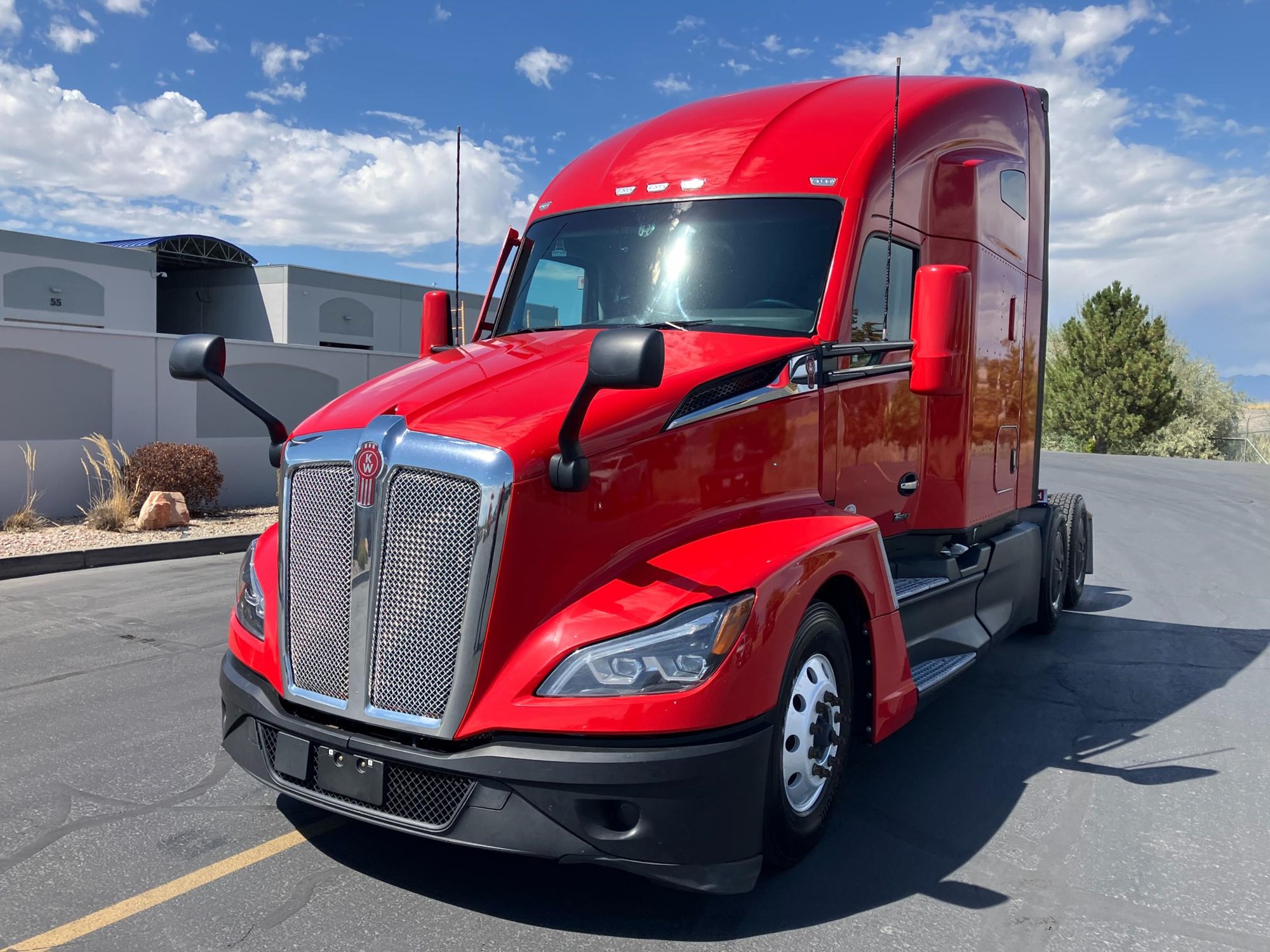 2022 Kenworth T680 Next Gen - image 2 of 6