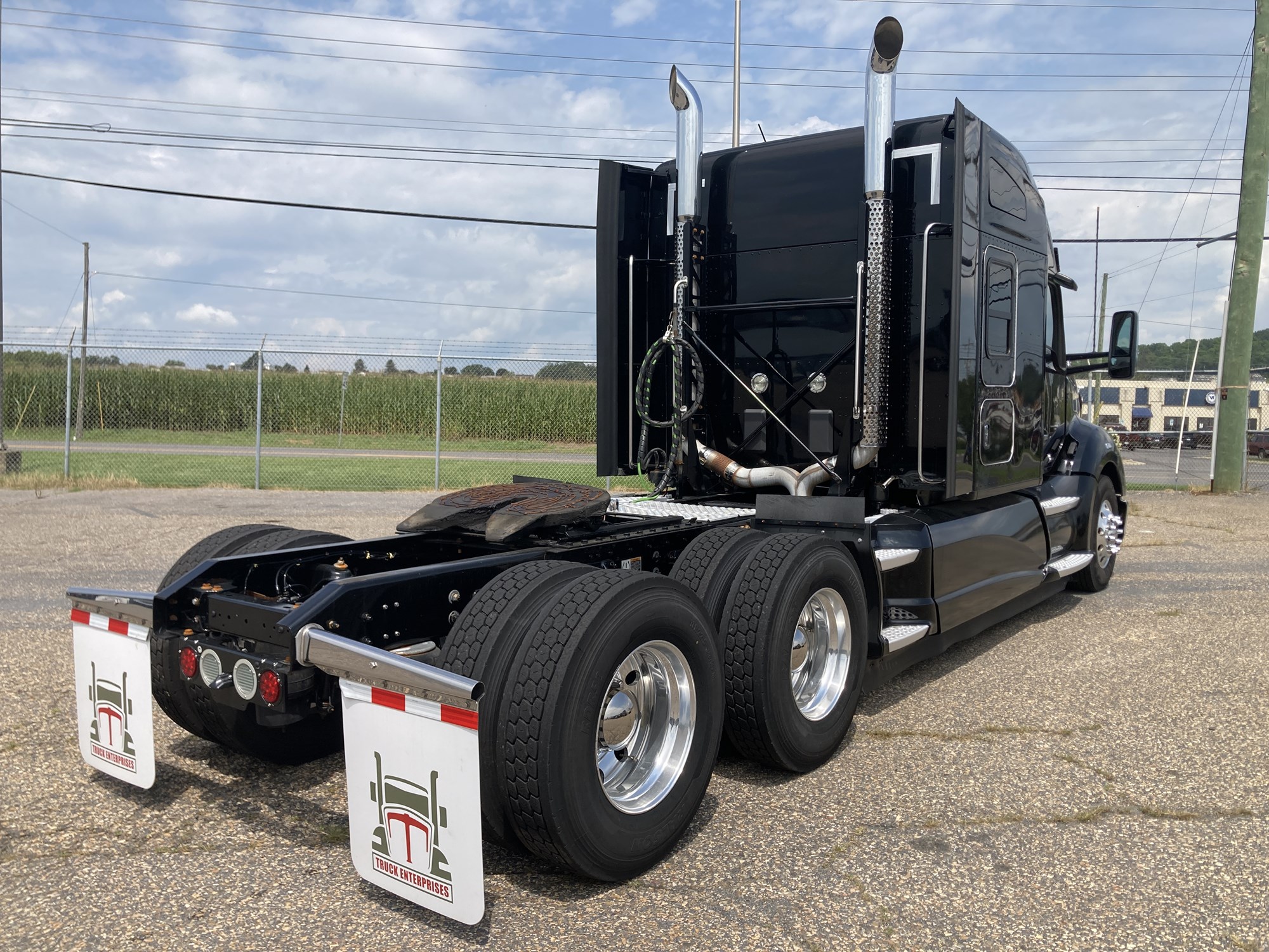 2022 Kenworth T680 2022 Kenworth T680 - image 5 of 6