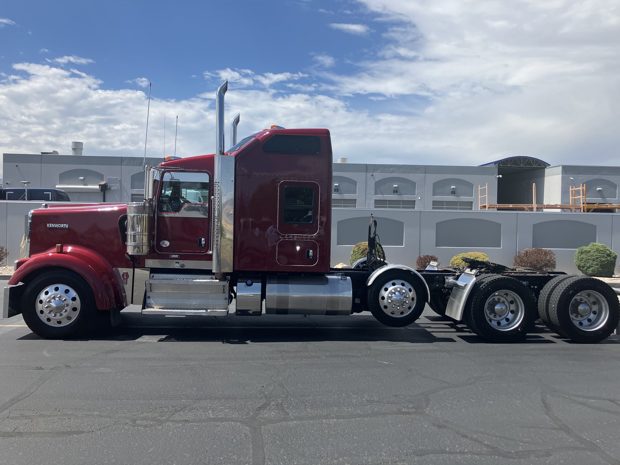 2022 Kenworth W900 - image 1 of 6