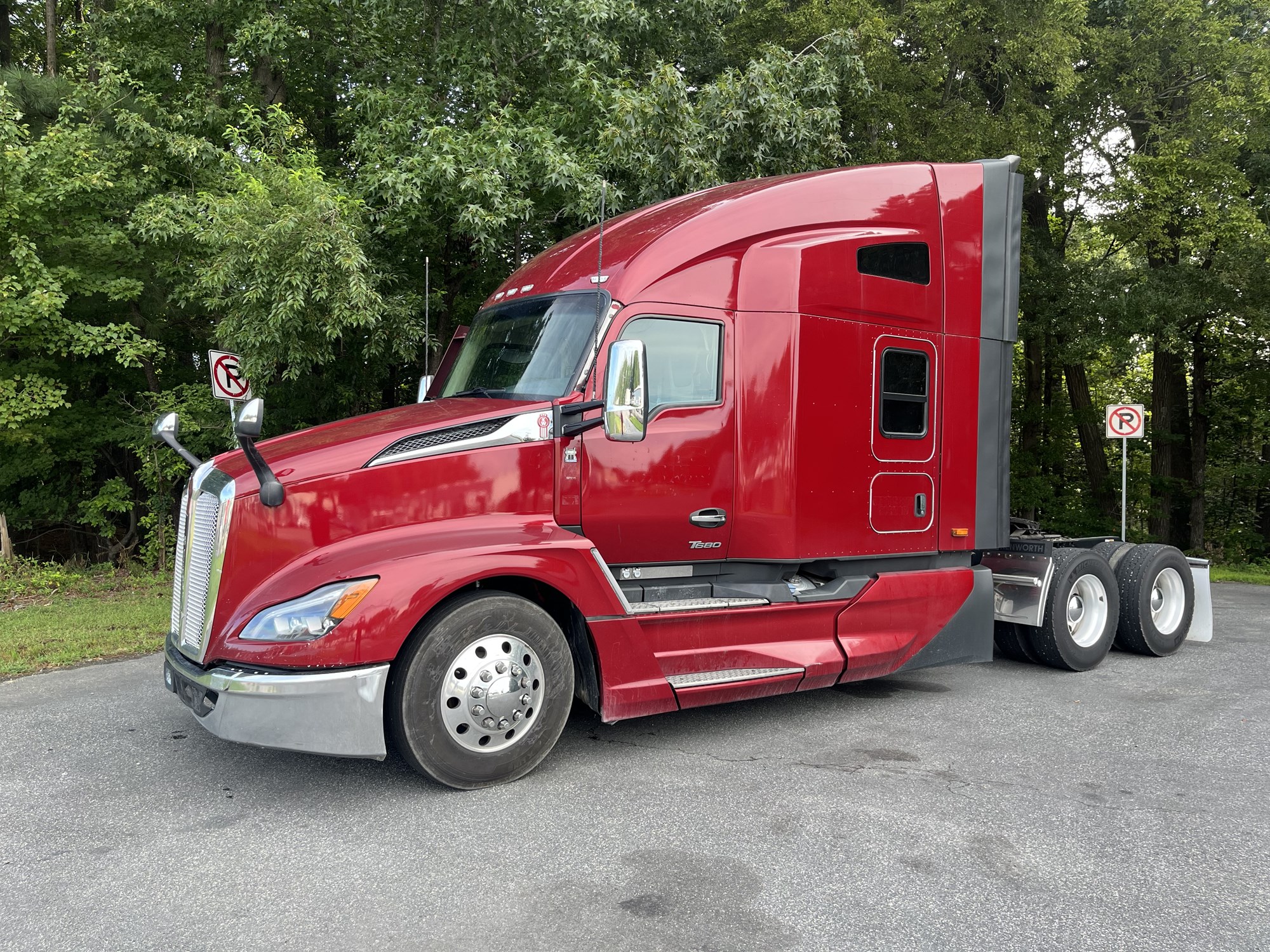 2023 Kenworth T680 Next Gen - image 1 of 6