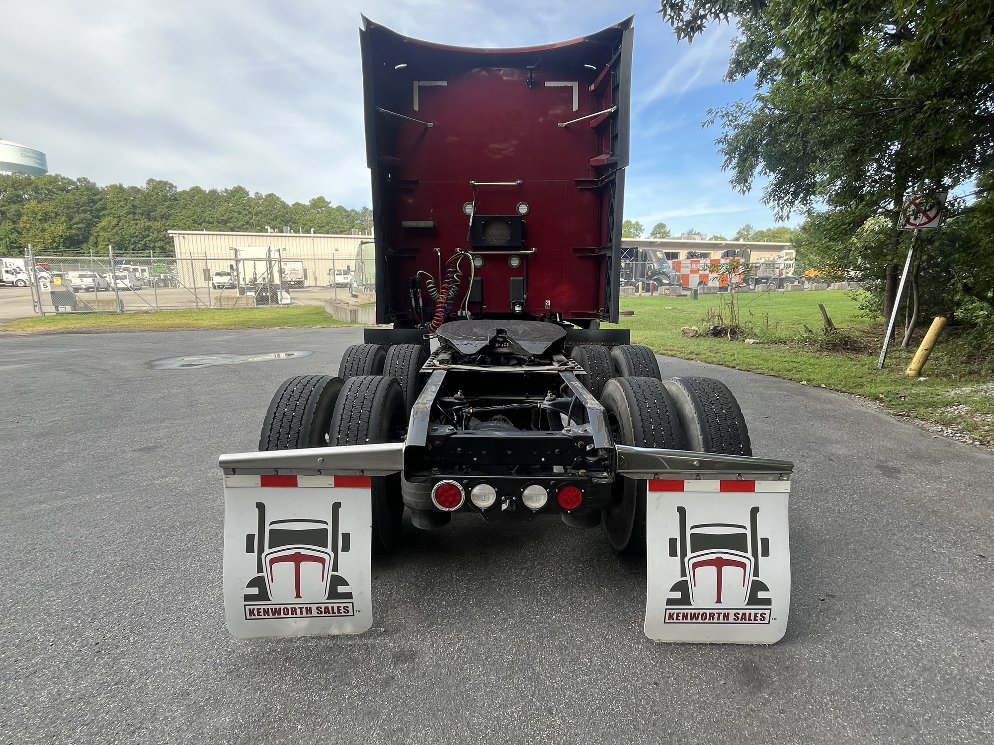 2023 Kenworth T680 Next Gen - image 3 of 6