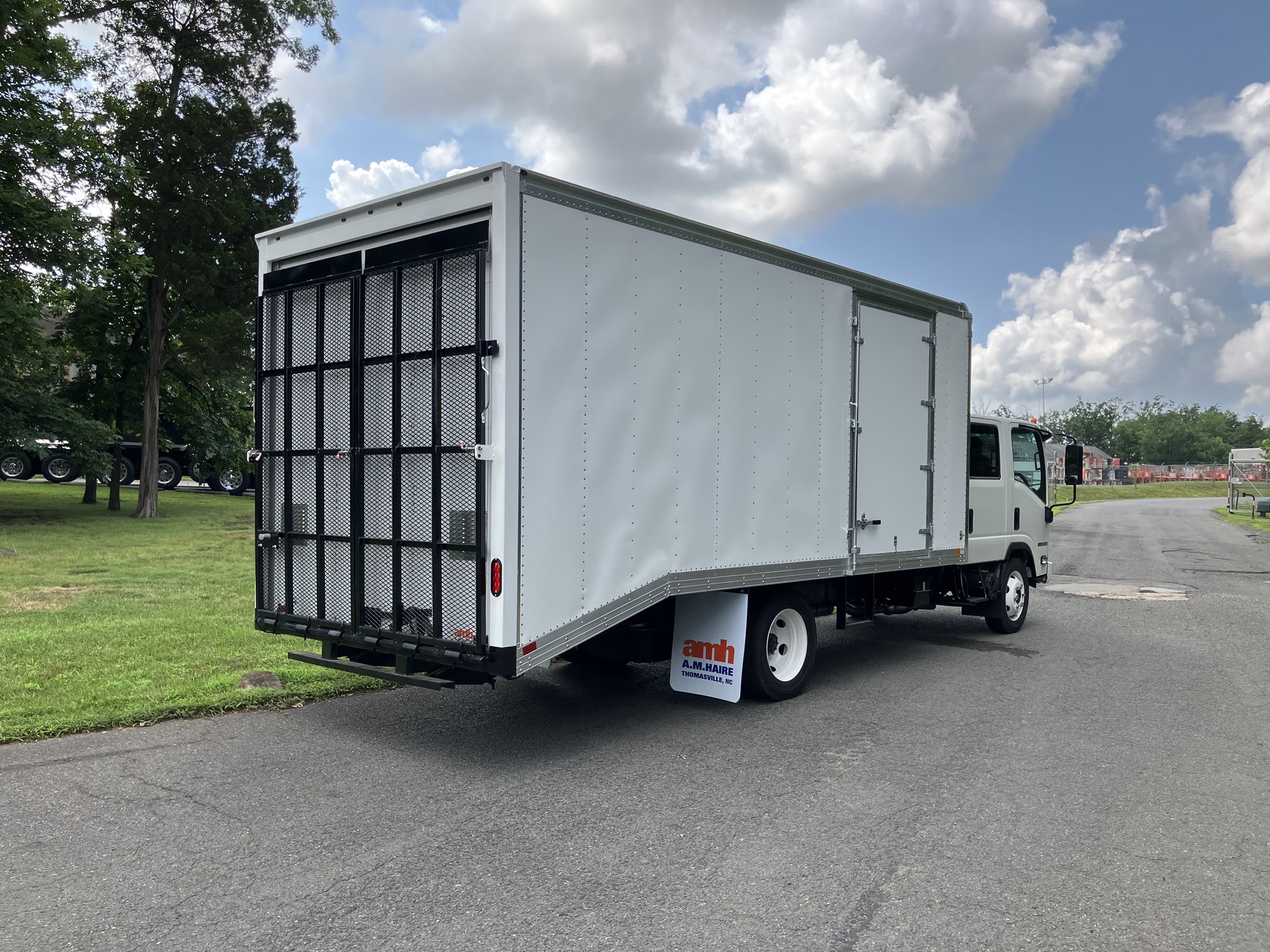 2024 Isuzu NPRGASHD 1G4 - image 5 of 6