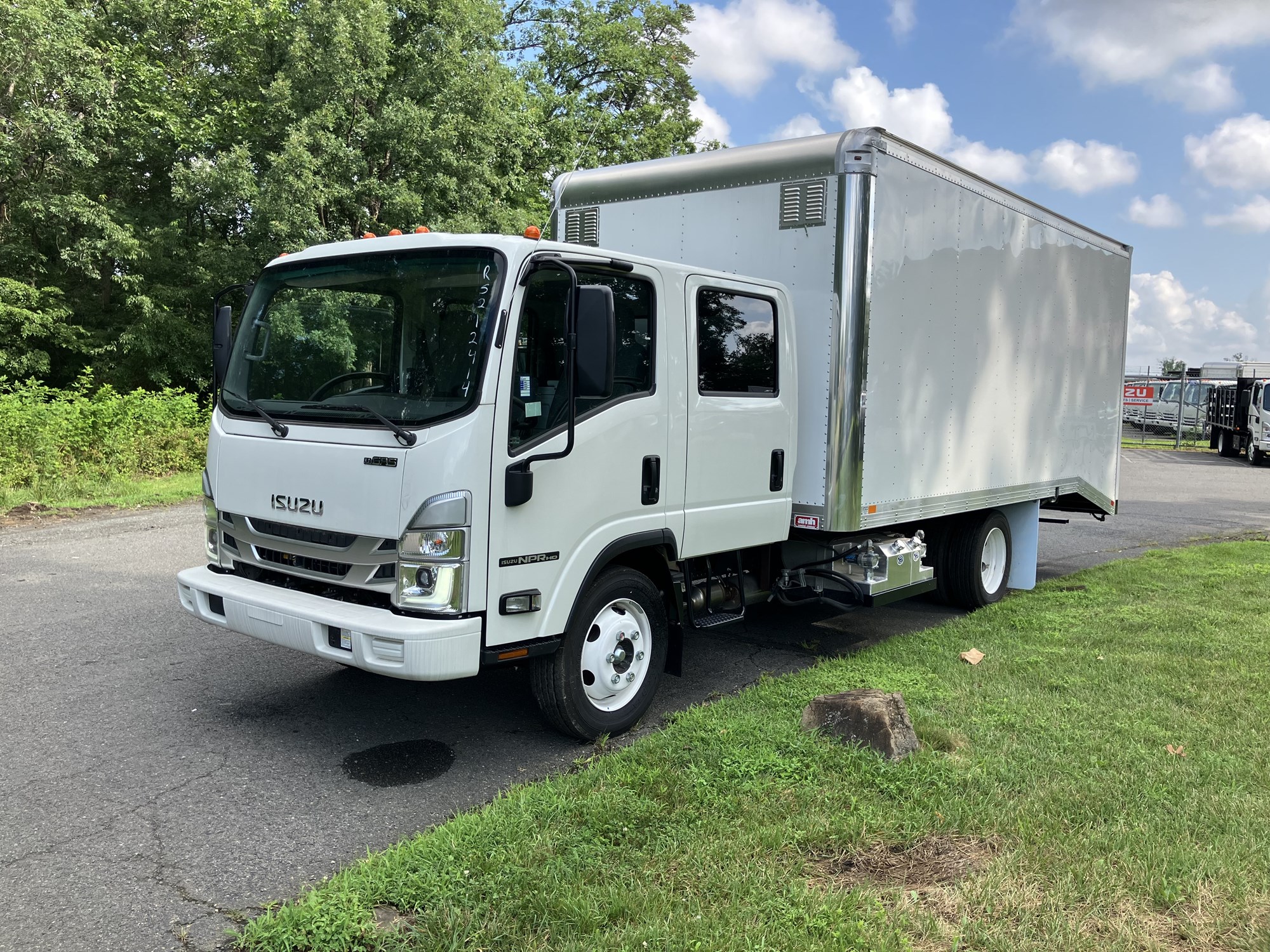2024 Isuzu NPRGASHD 1G4 - image 1 of 6