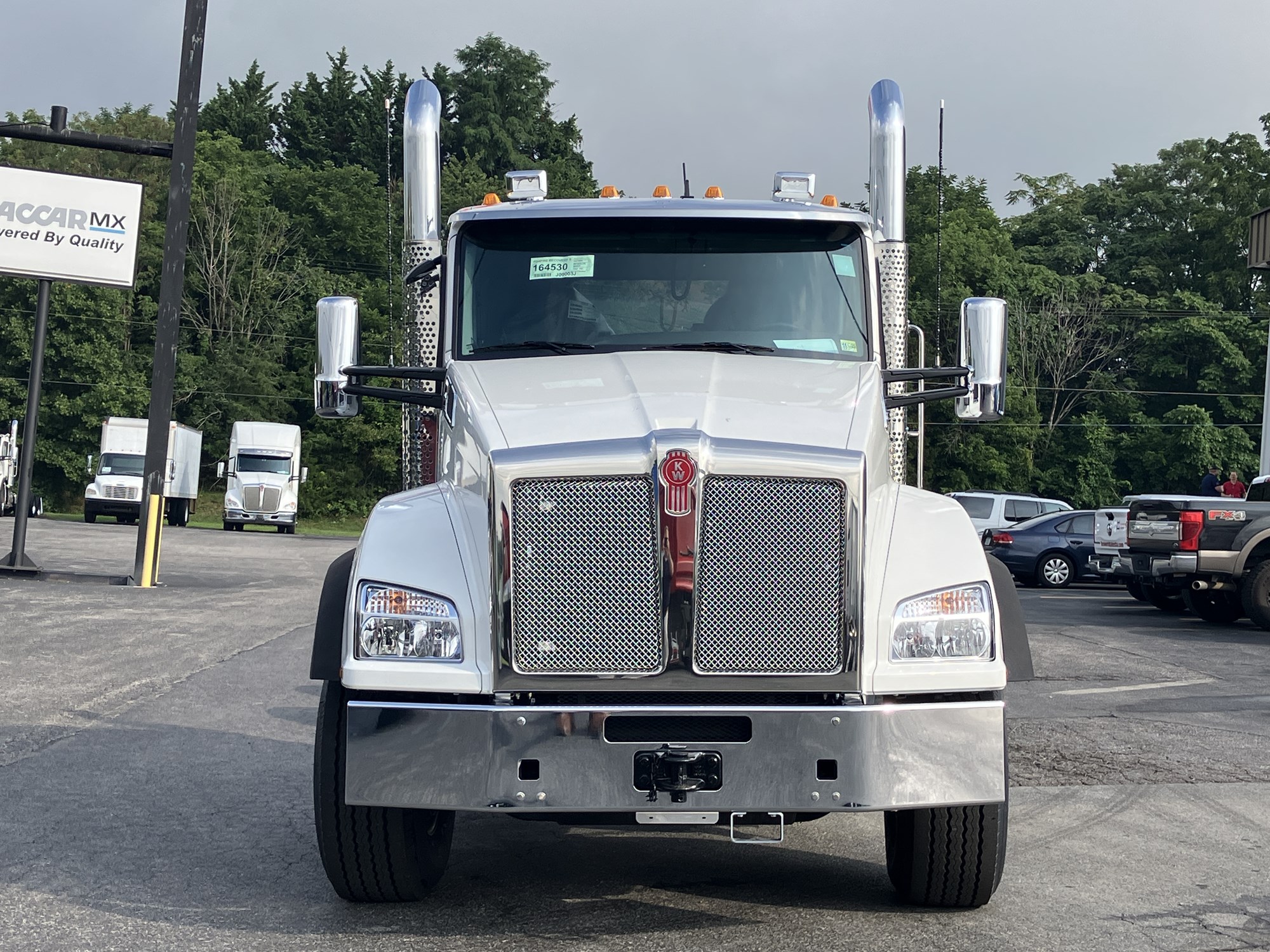 2025 Kenworth T880 - image 2 of 6