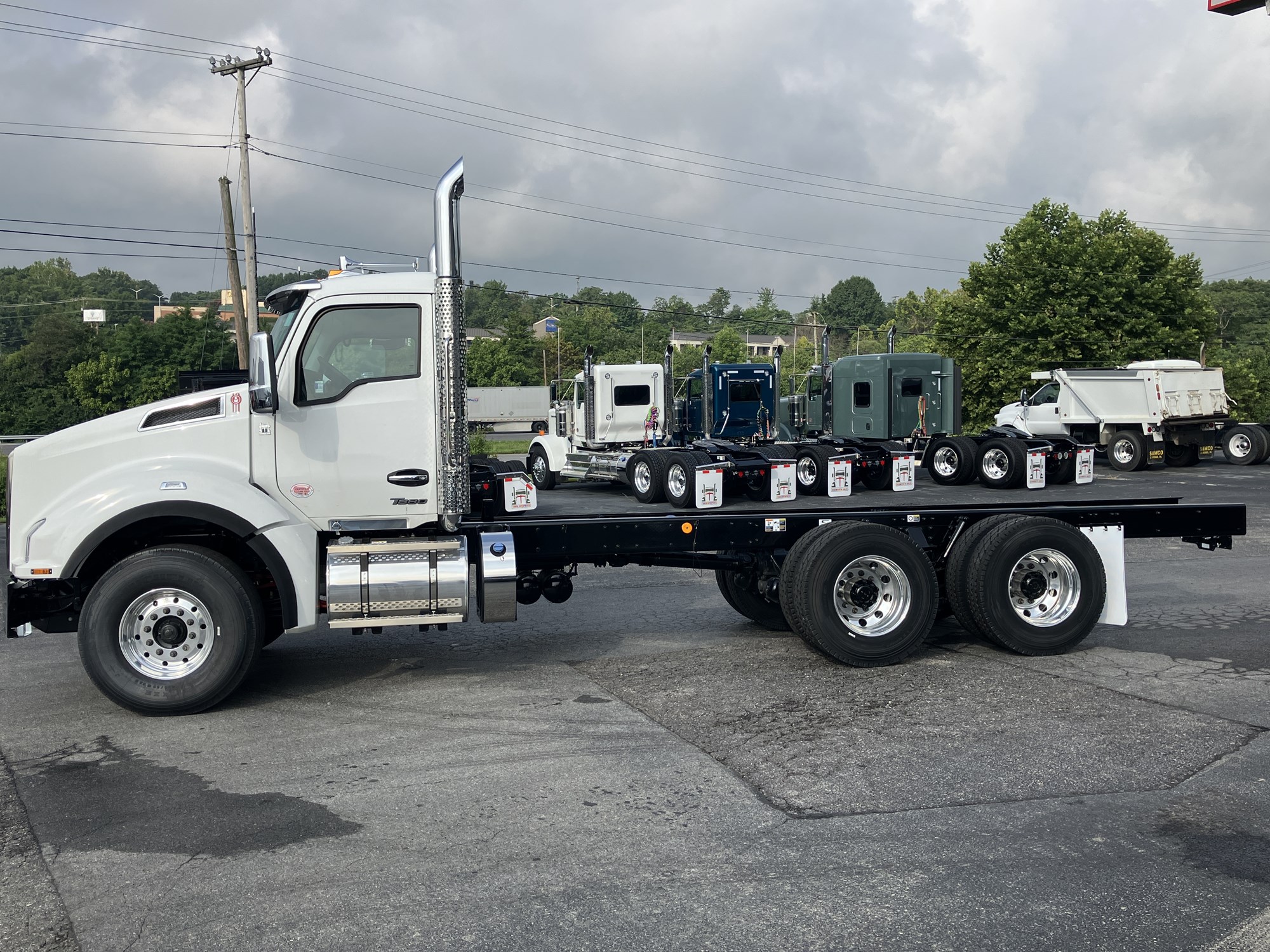 2025 Kenworth T880 - image 4 of 6