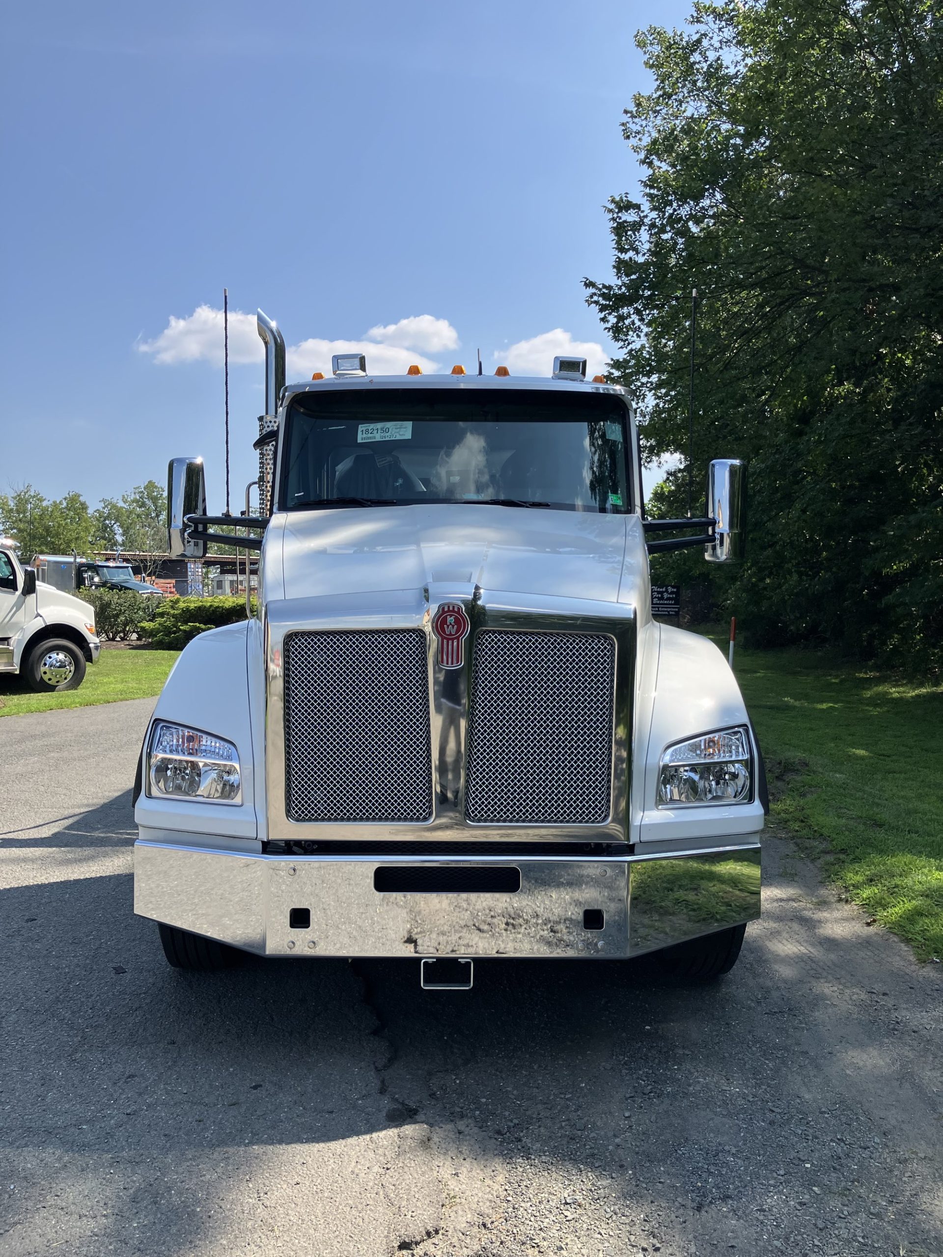 2025 Kenworth T880 - image 2 of 6