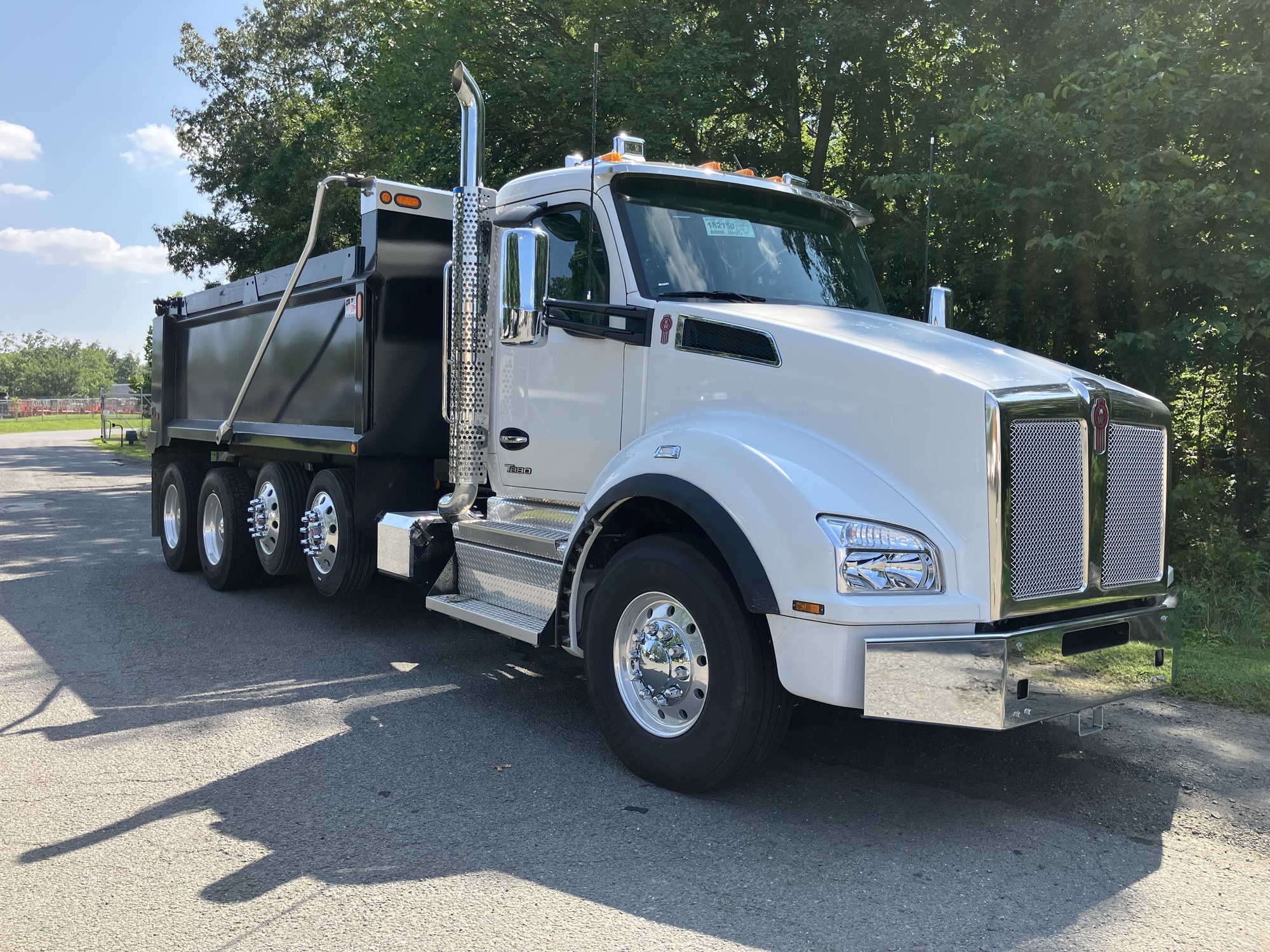 2025 Kenworth T880 - image 3 of 6