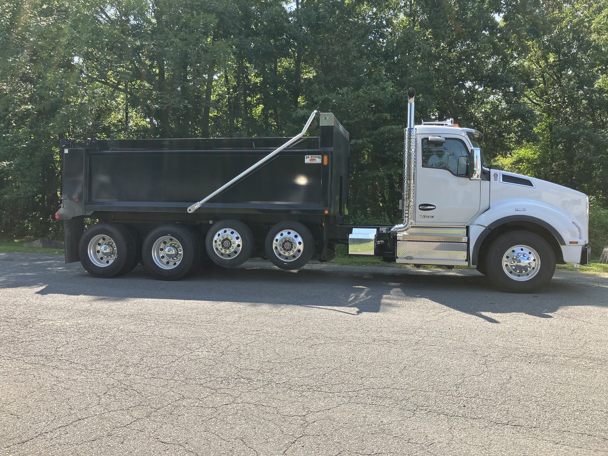 2025 Kenworth T880 - image 4 of 6