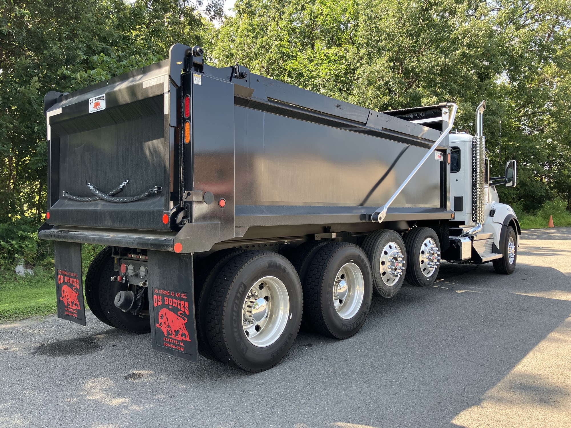 2025 Kenworth T880 - image 5 of 6