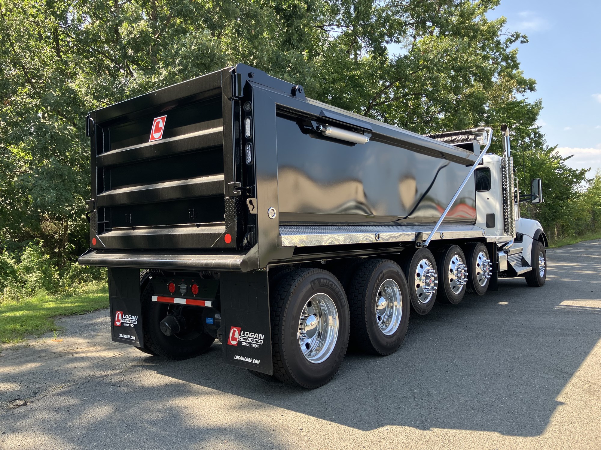 2025 Kenworth T880 - image 5 of 6