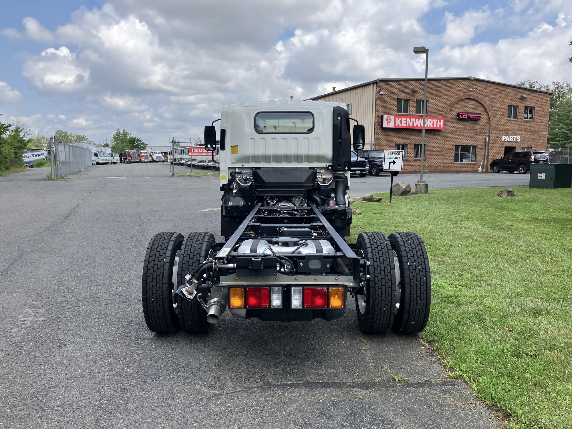 2025 Isuzu NRR GAS 1U3 - image 6 of 6