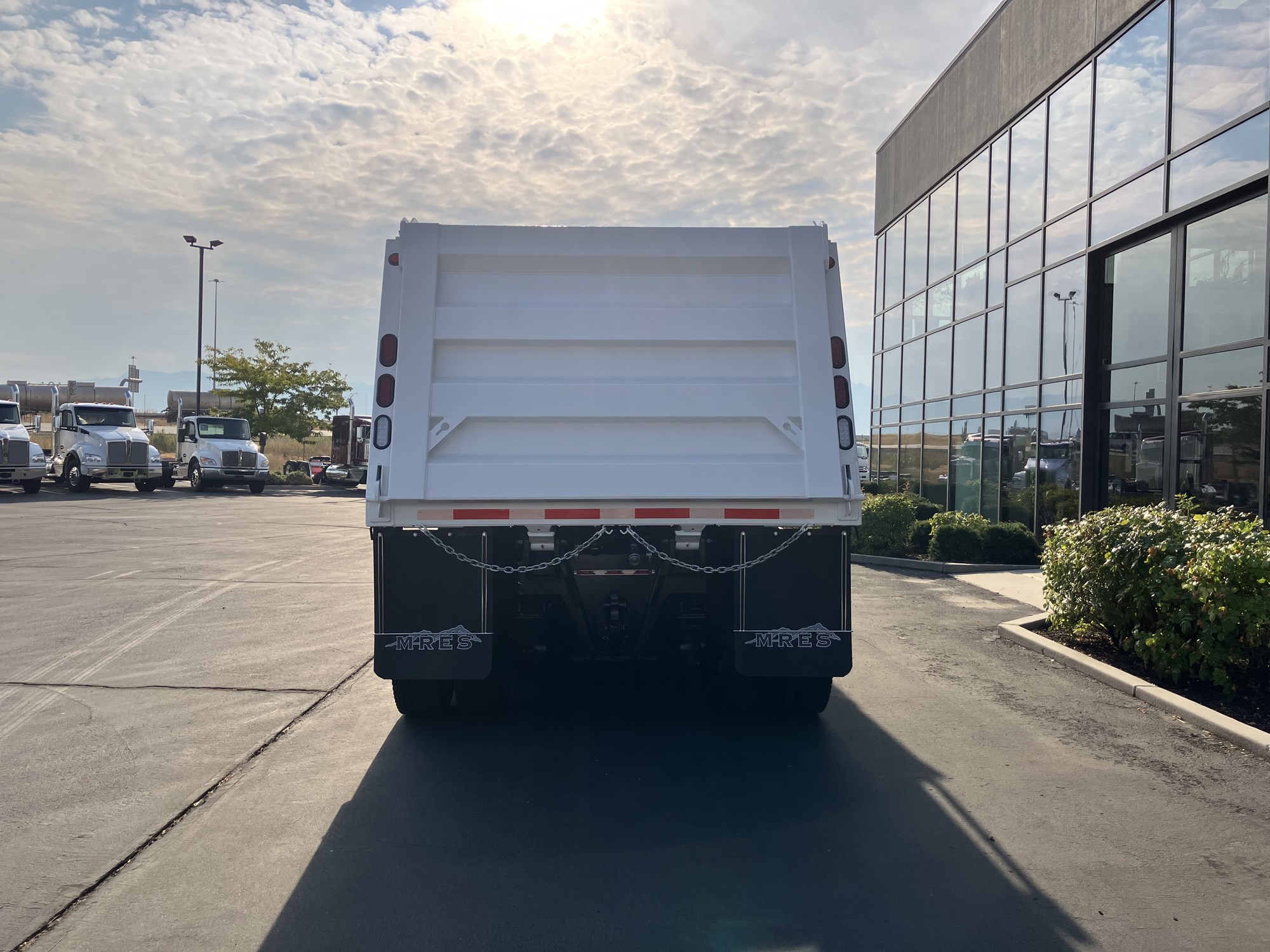 2026 Kenworth T880 - image 5