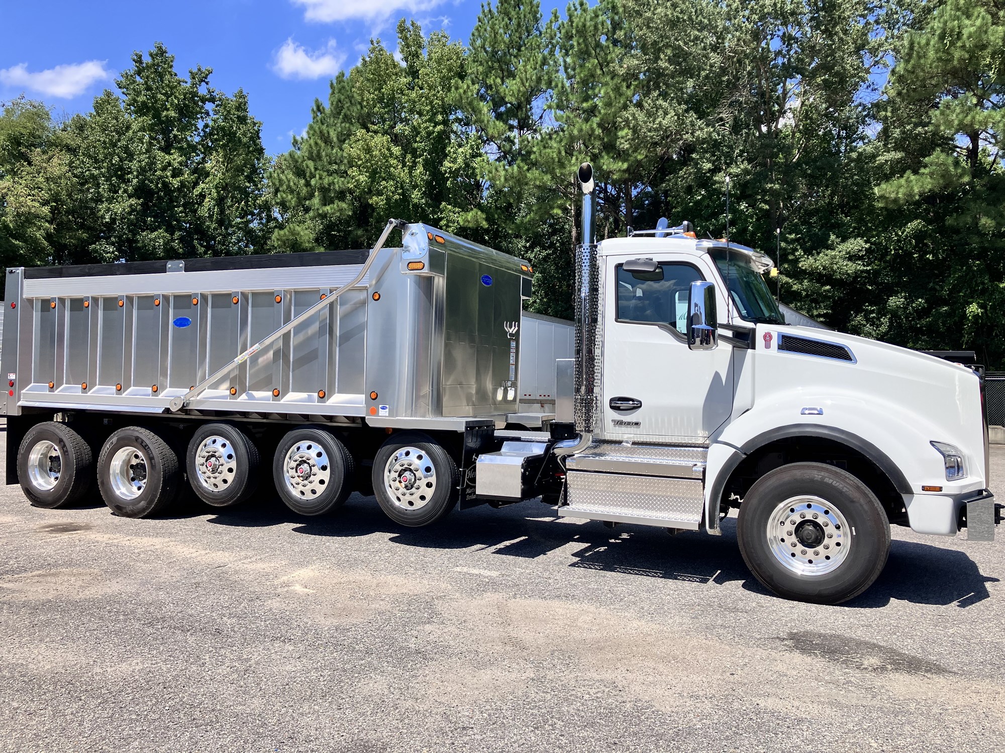 2026 Kenworth T880 - image 4 of 4