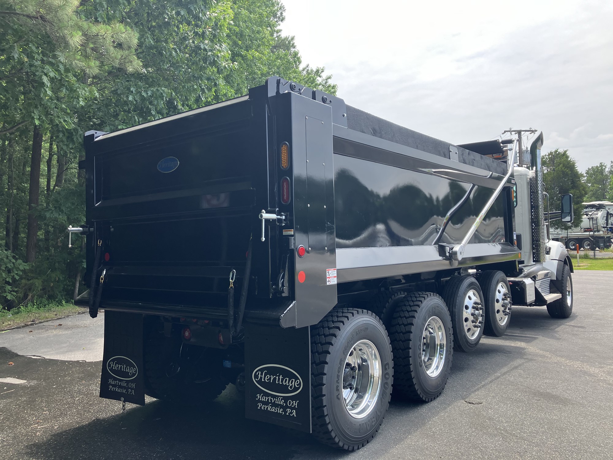 2026 Kenworth T880 - image 6 of 6