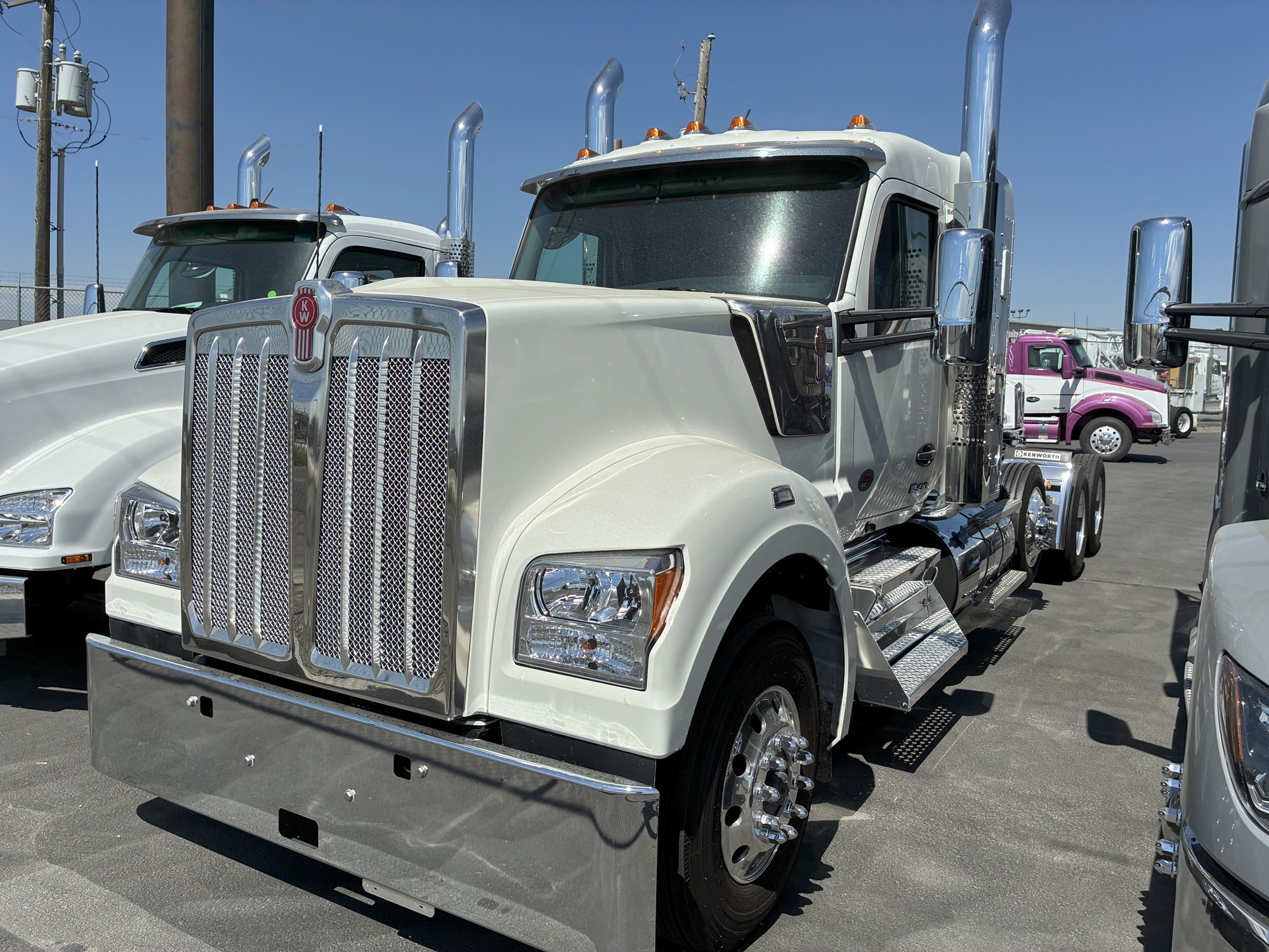 2026 Kenworth W990 - image 1