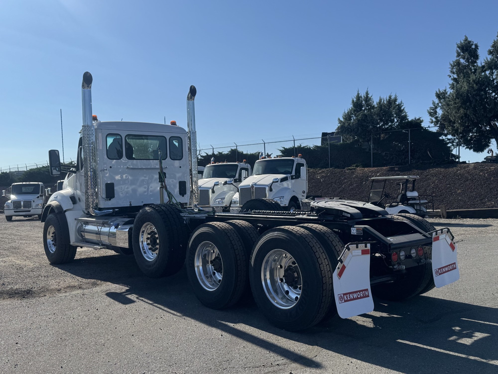 2026 Kenworth T880 - image 3