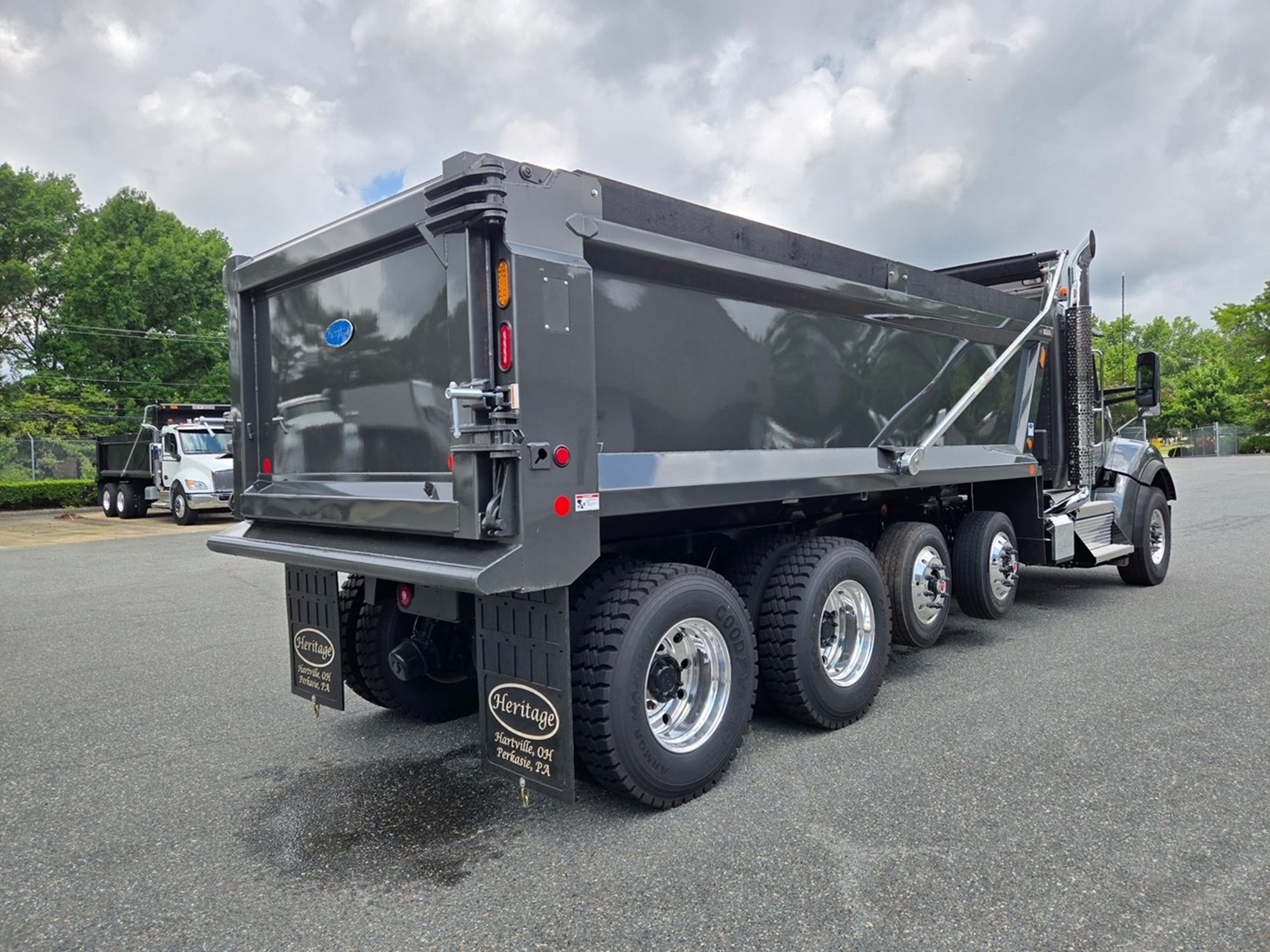 2026 Kenworth T880 - image 5 of 6