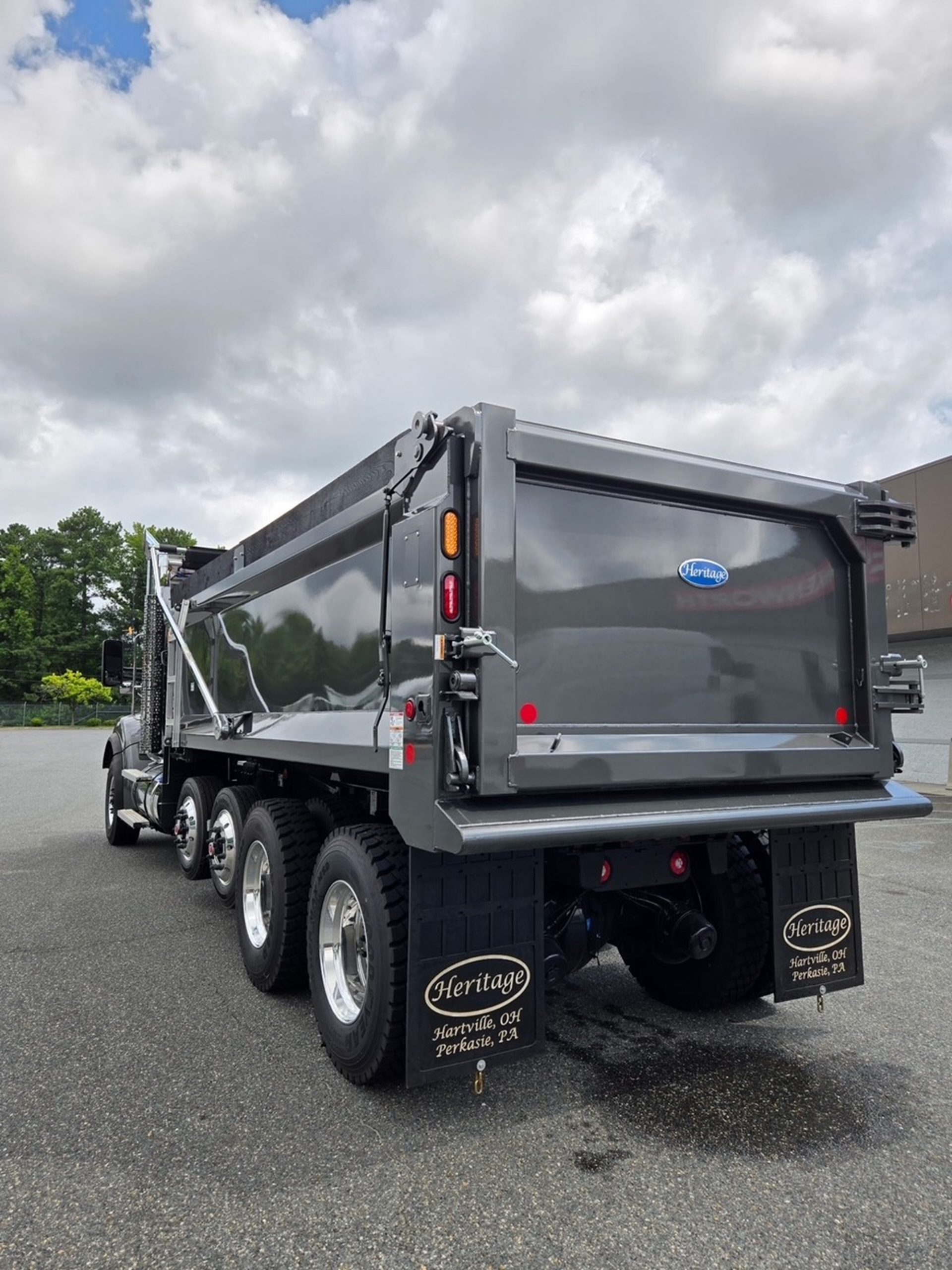 2026 Kenworth T880 - image 6 of 6