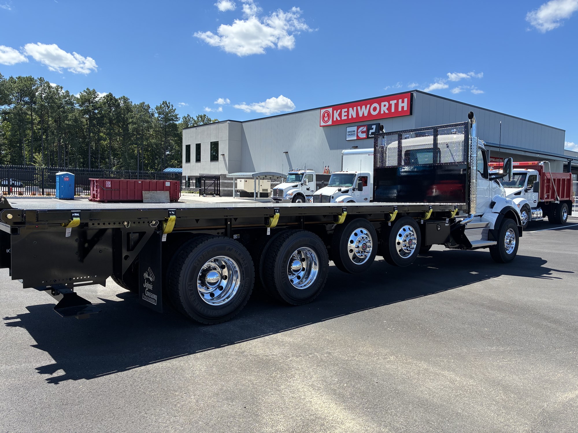 2026 Kenworth T880 - image 4 of 6