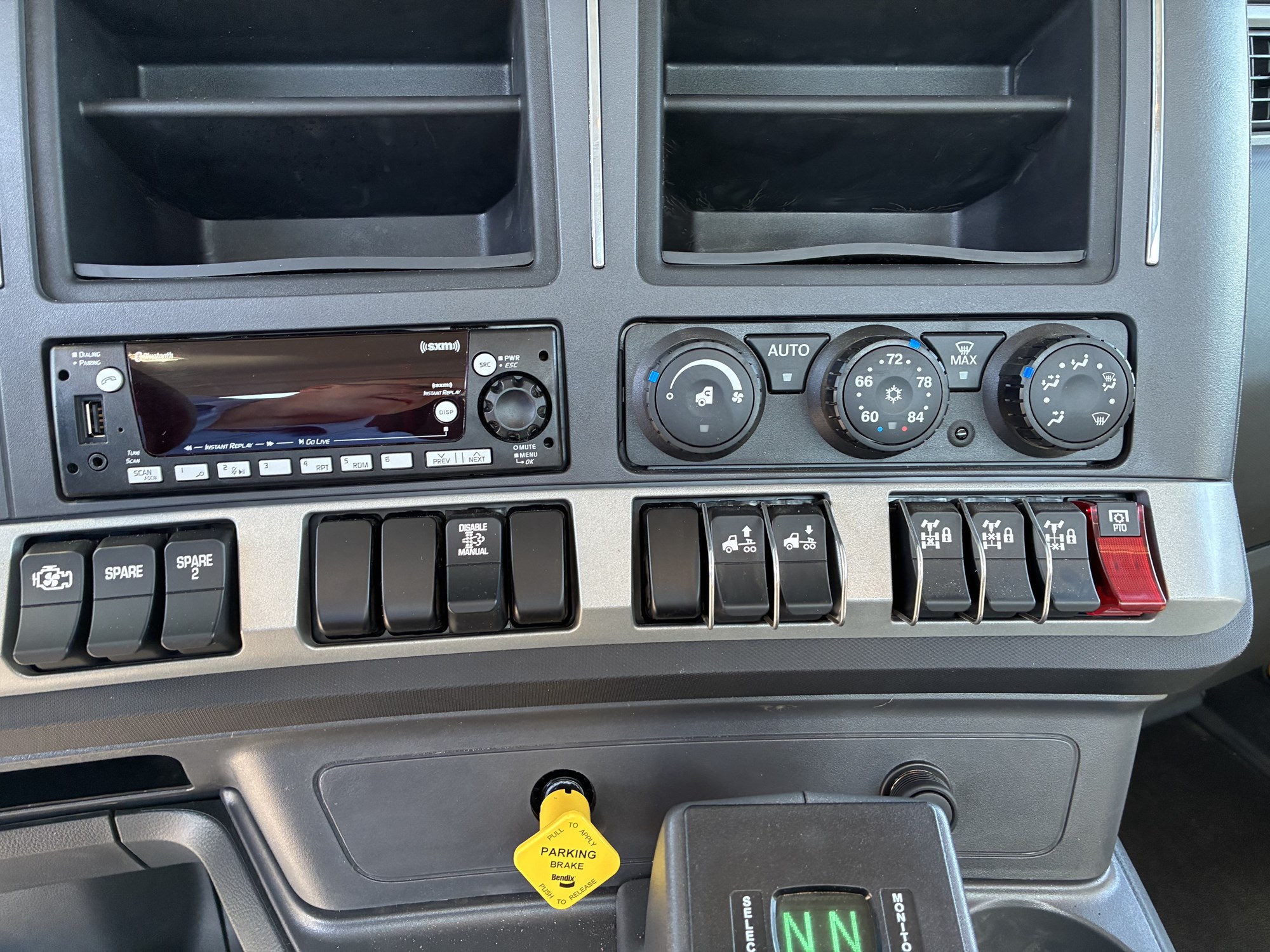 2026 Kenworth T880 - image 5 of 6