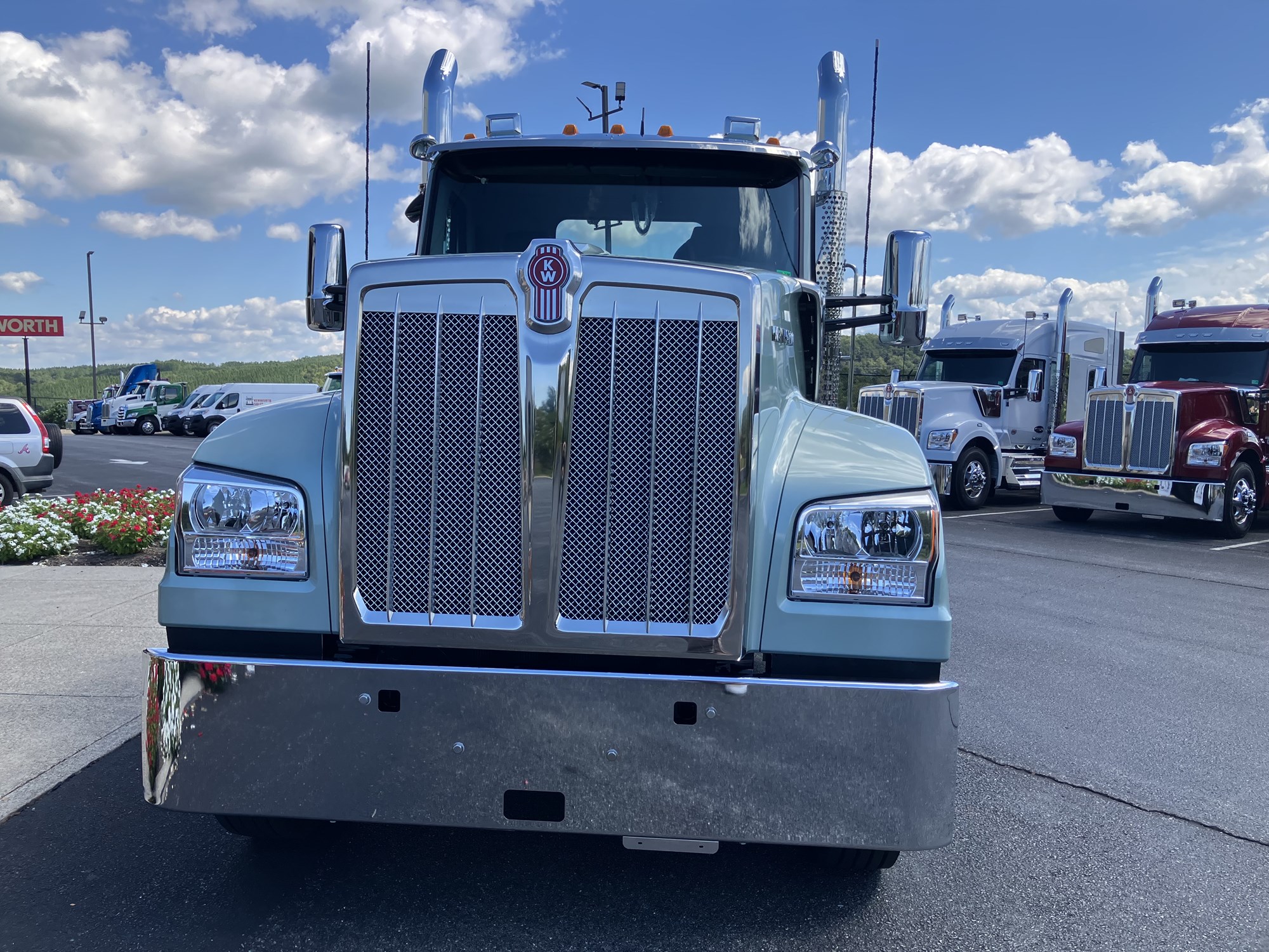2026 Kenworth W990 - image 2 of 6