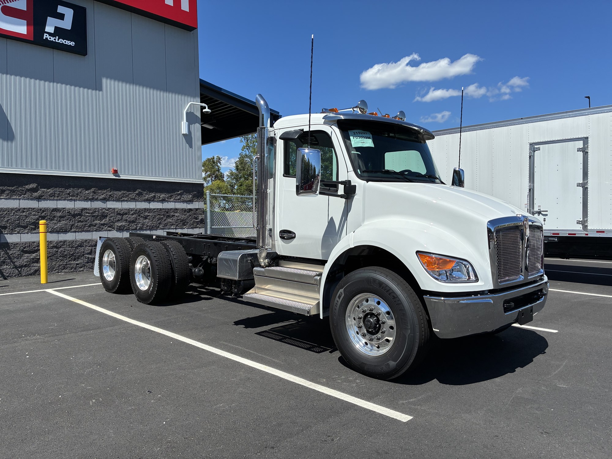 2026 Kenworth T480 - image 1 of 6