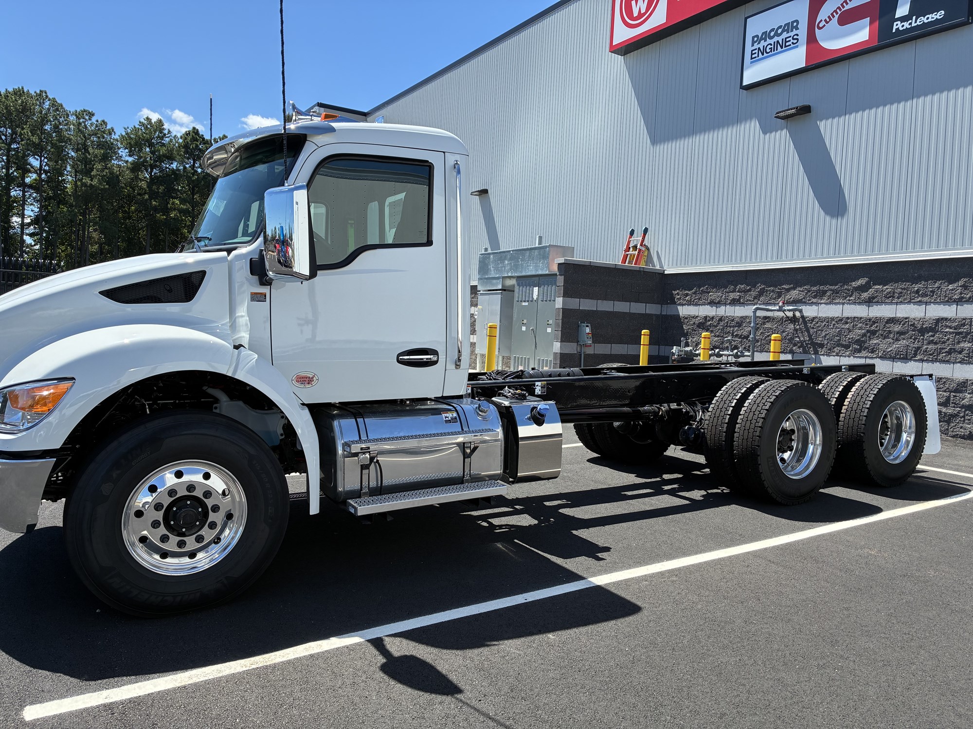 2026 Kenworth T480 - image 3 of 6