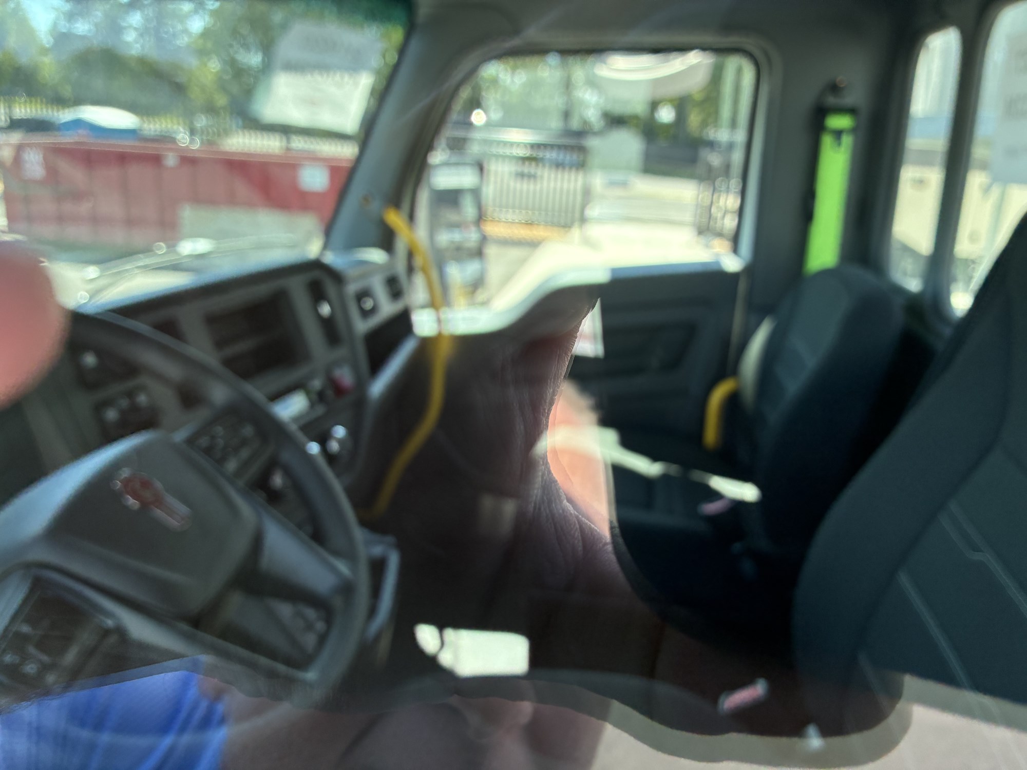 2026 Kenworth T480 - image 4 of 6