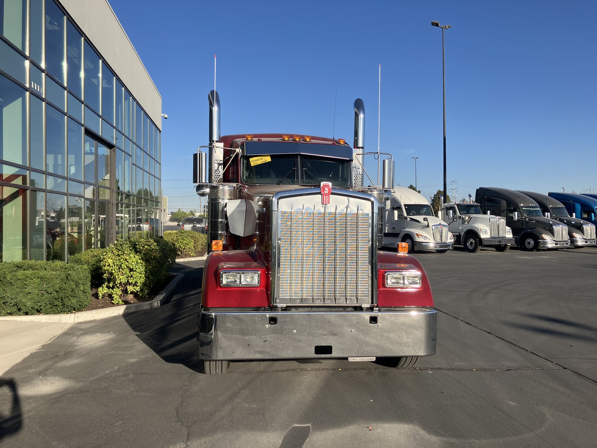 2026 Kenworth W900B - image 2 of 6