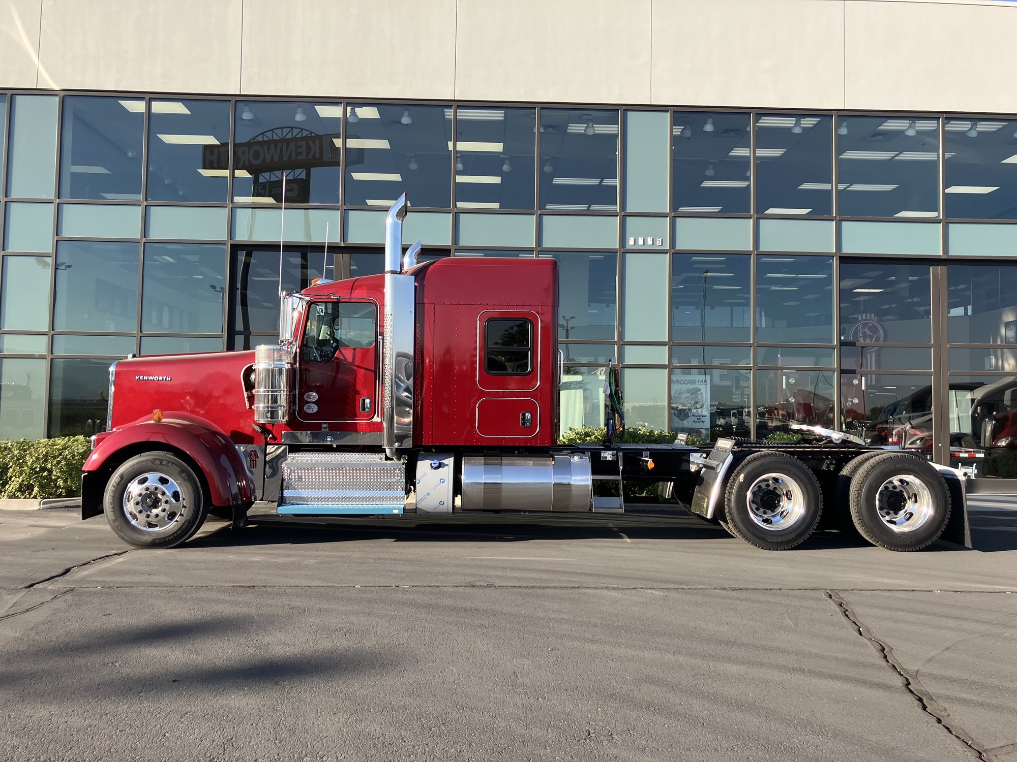 2026 Kenworth W900B - image 5 of 6