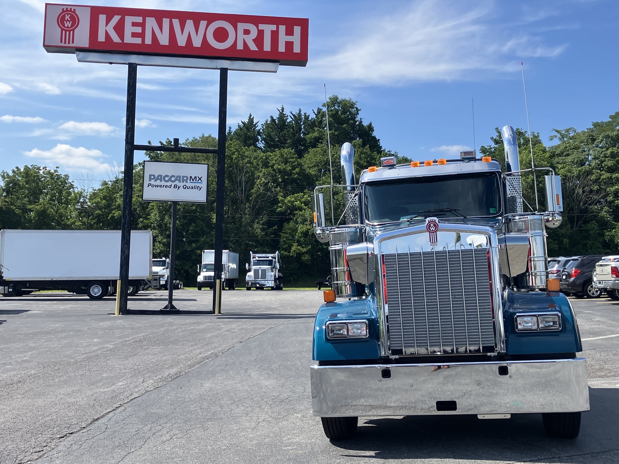 2026 Kenworth W900B - image 2 of 6
