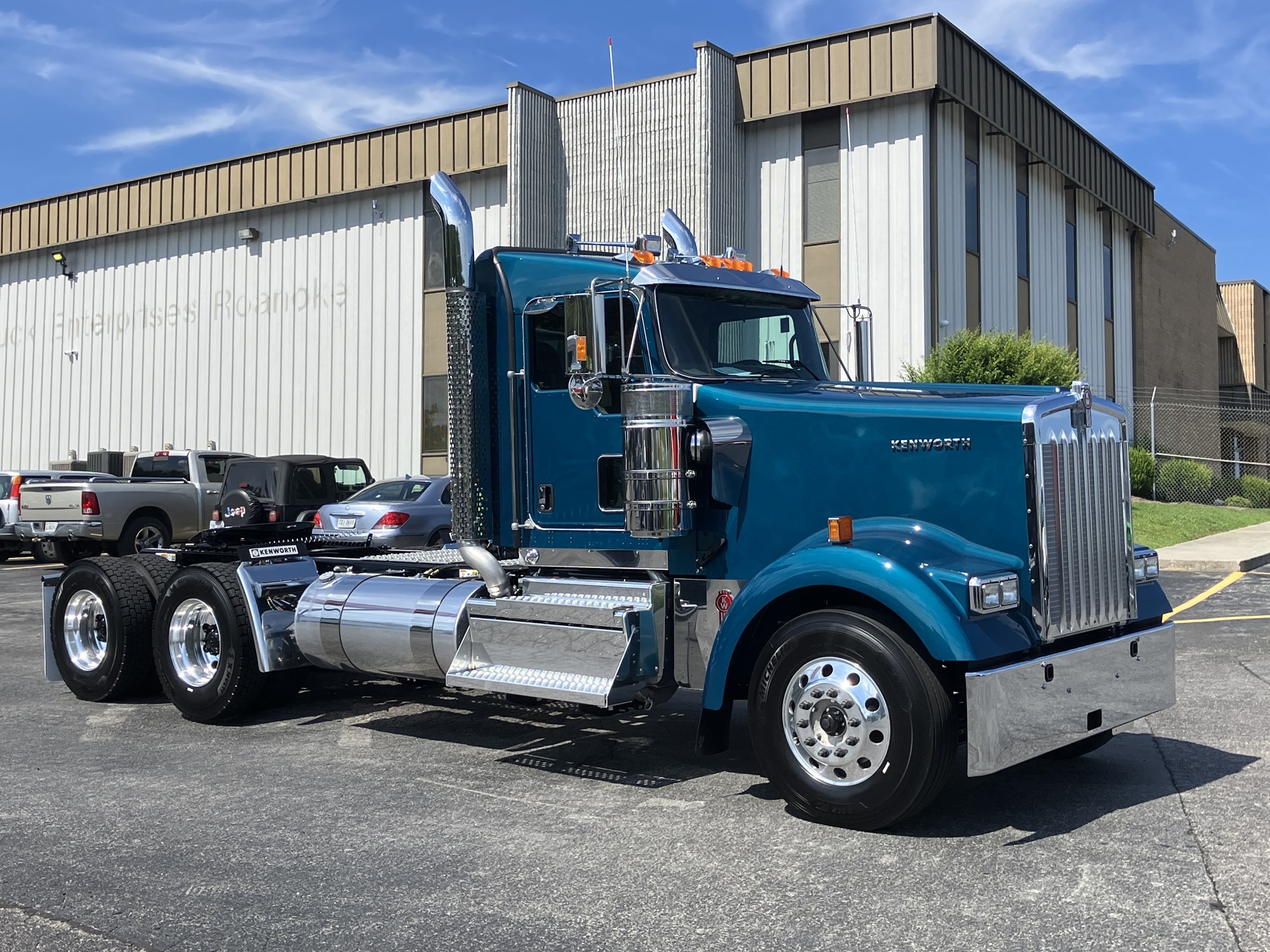 2026 Kenworth W900B - image 3 of 6