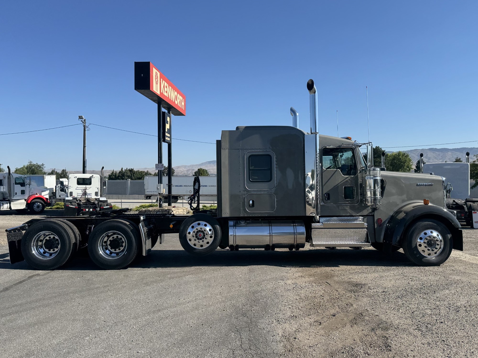 2026 Kenworth W900B - image 6 of 6