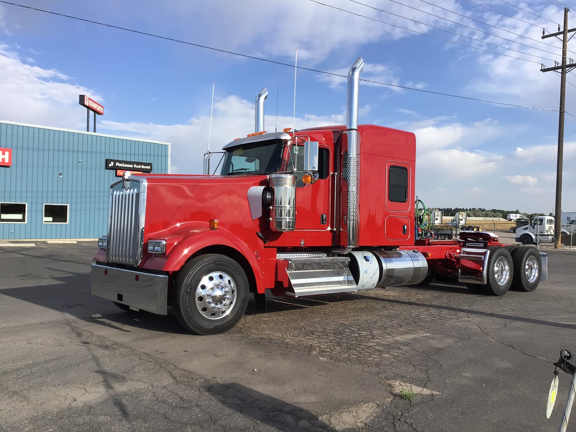 2026 Kenworth W900B - image 2 of 6
