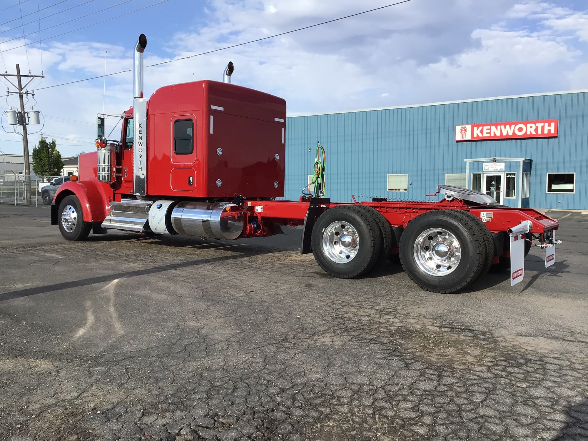 2026 Kenworth W900B - image 4 of 6