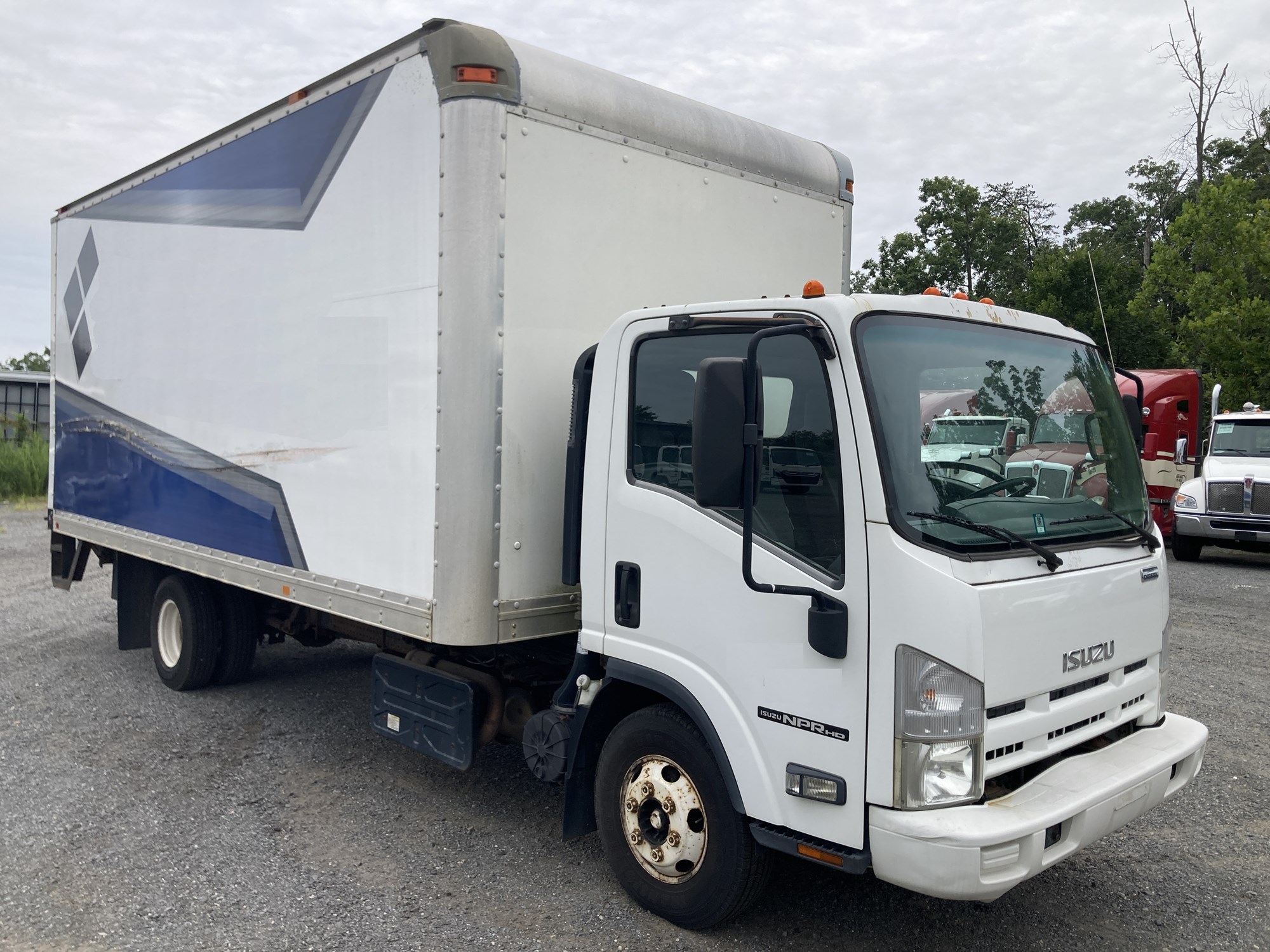 2011 Isuzu NPR HD NF4 2011 Isuzu NPR HD NF4 - image 3 of 6